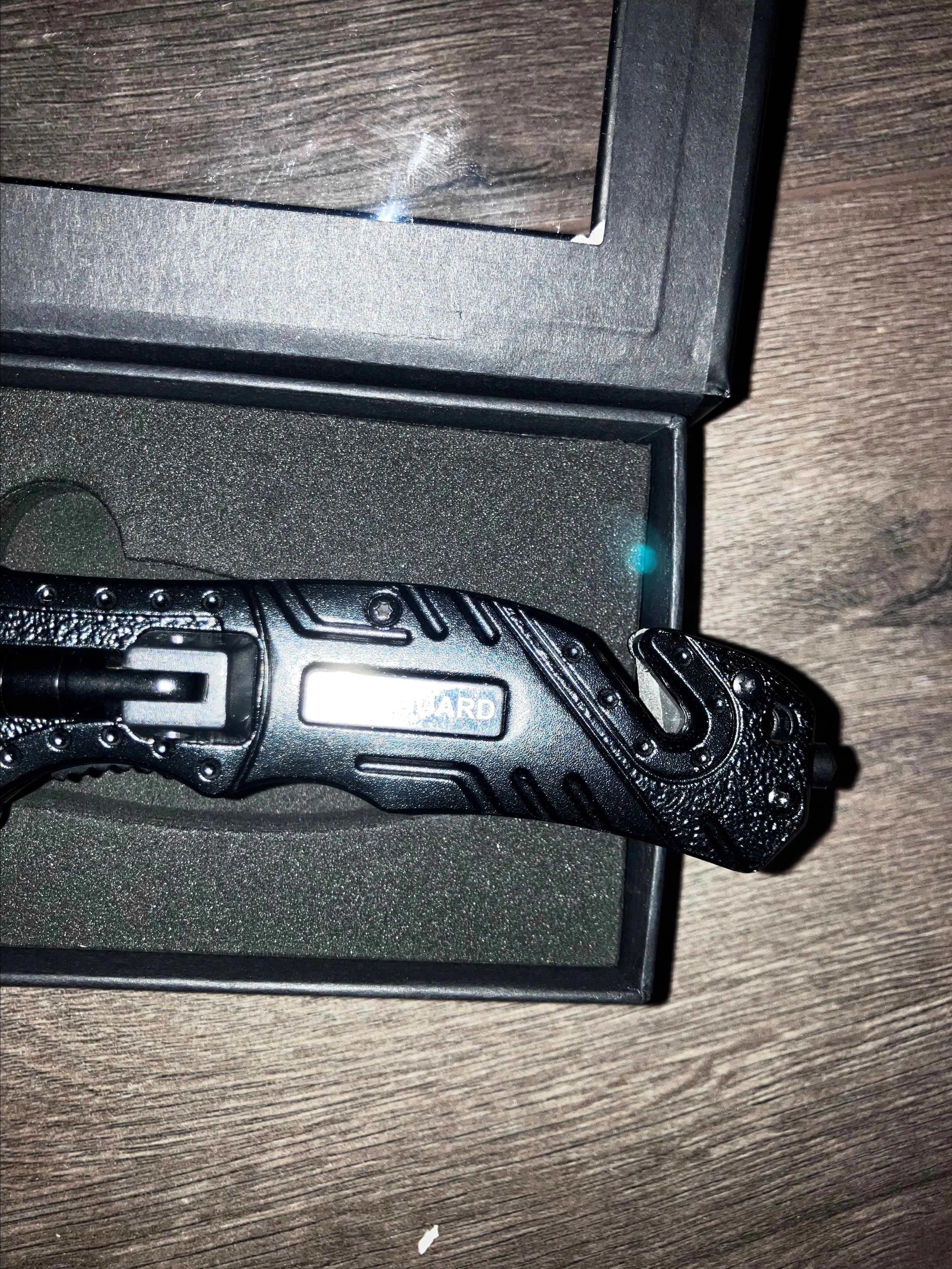 Listing Image Blurred Background