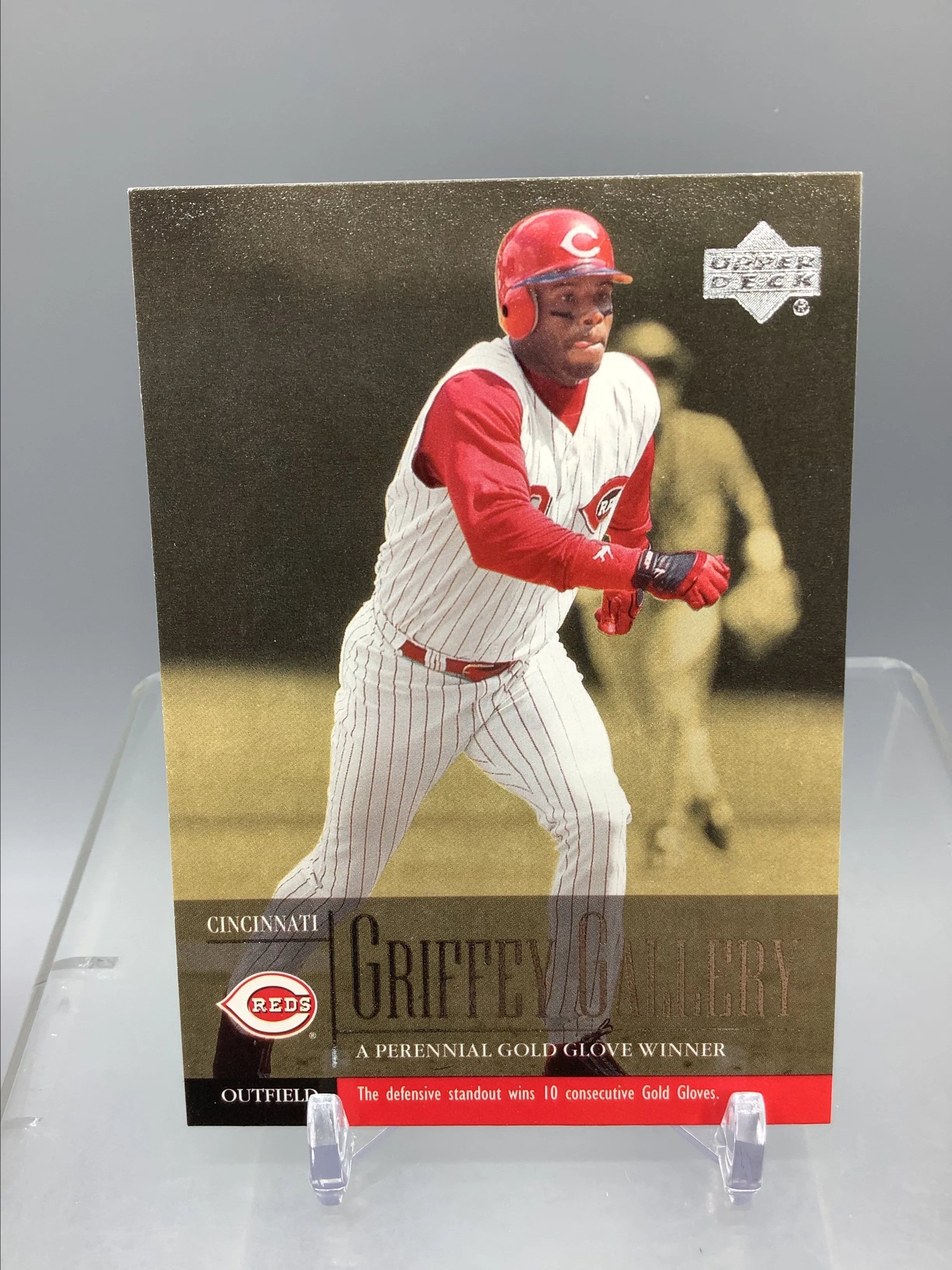 Product image for 2001 Upper Deck #489 Griffey Gallery Ken Griffey Jr. Card
