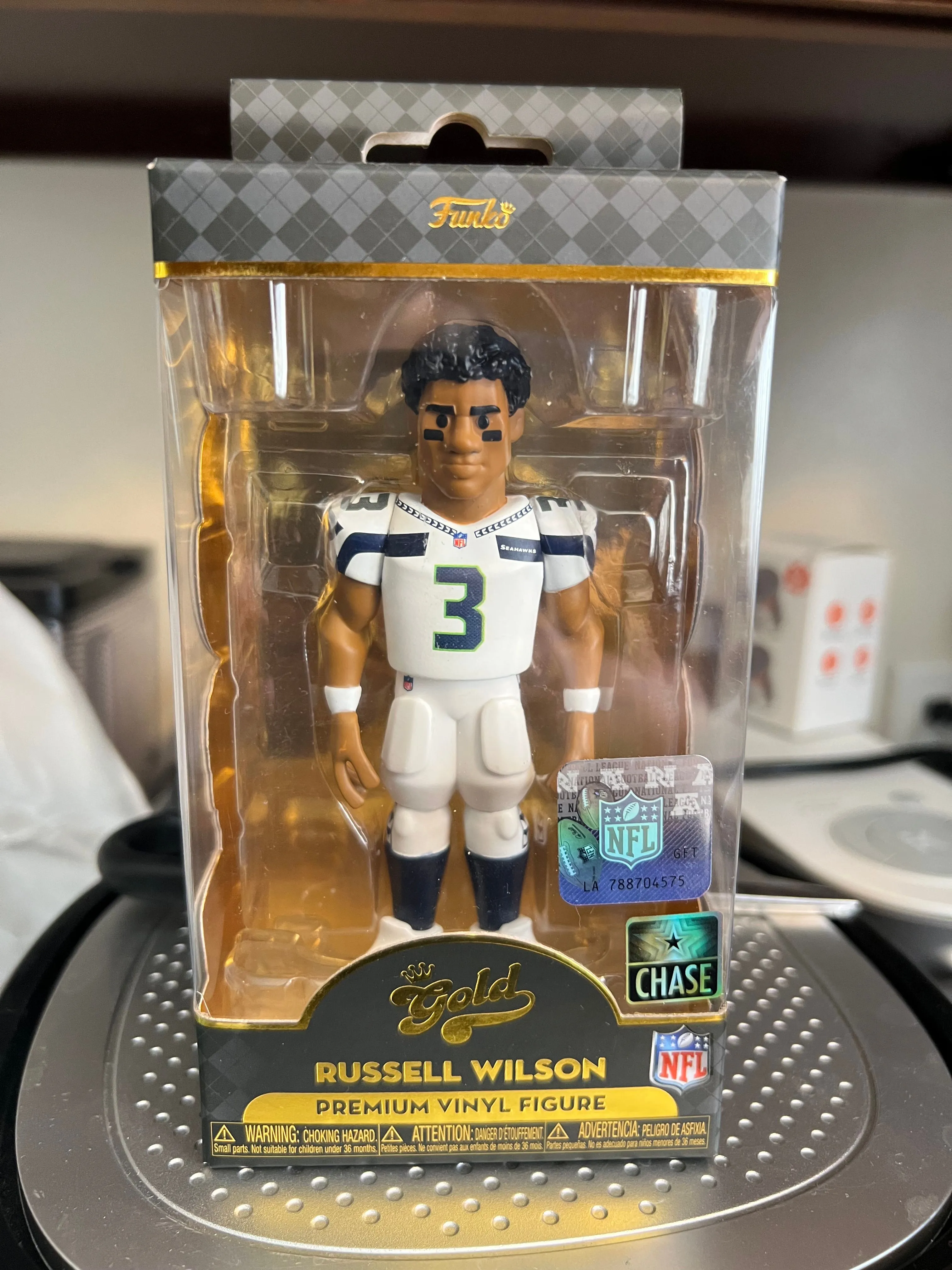 Product image for CHASE Russell Wilson Funko Gold Seattle Denver #3 NFL Seahawks Broncos Football White Uniform NC