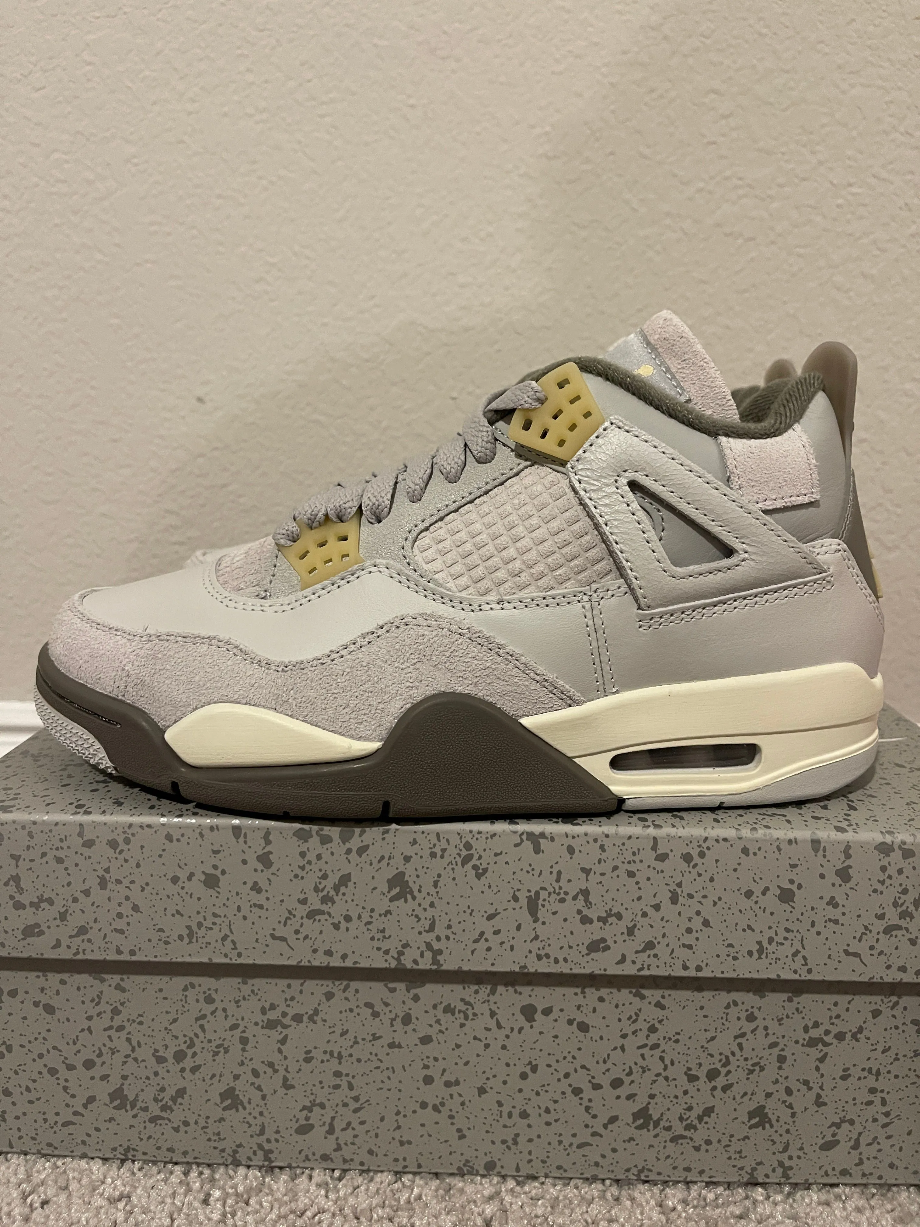 Product image for NEW Jordan 4 Photon Dust 6 M / 7.5 Women