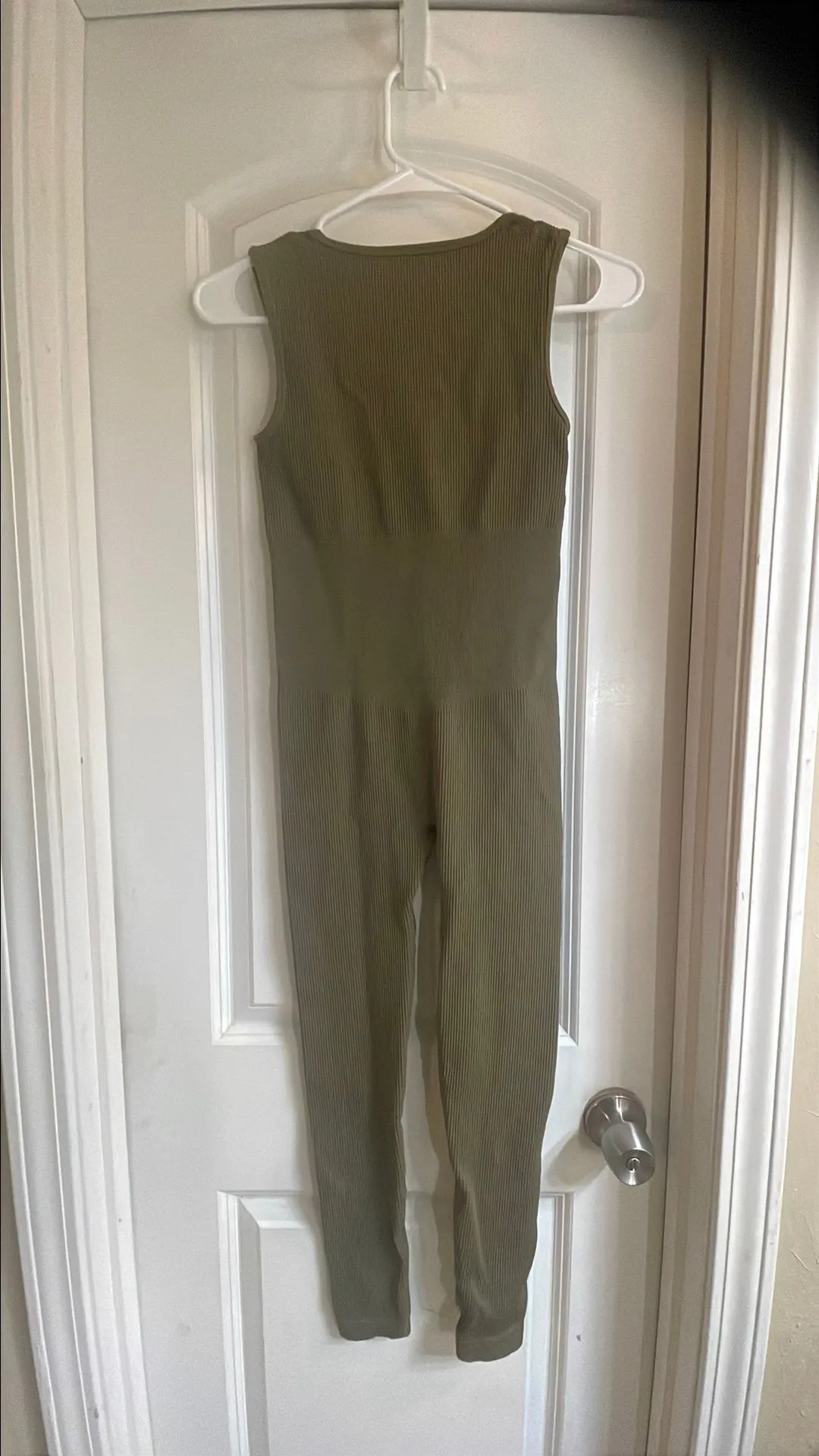 Listing Image Blurred Background