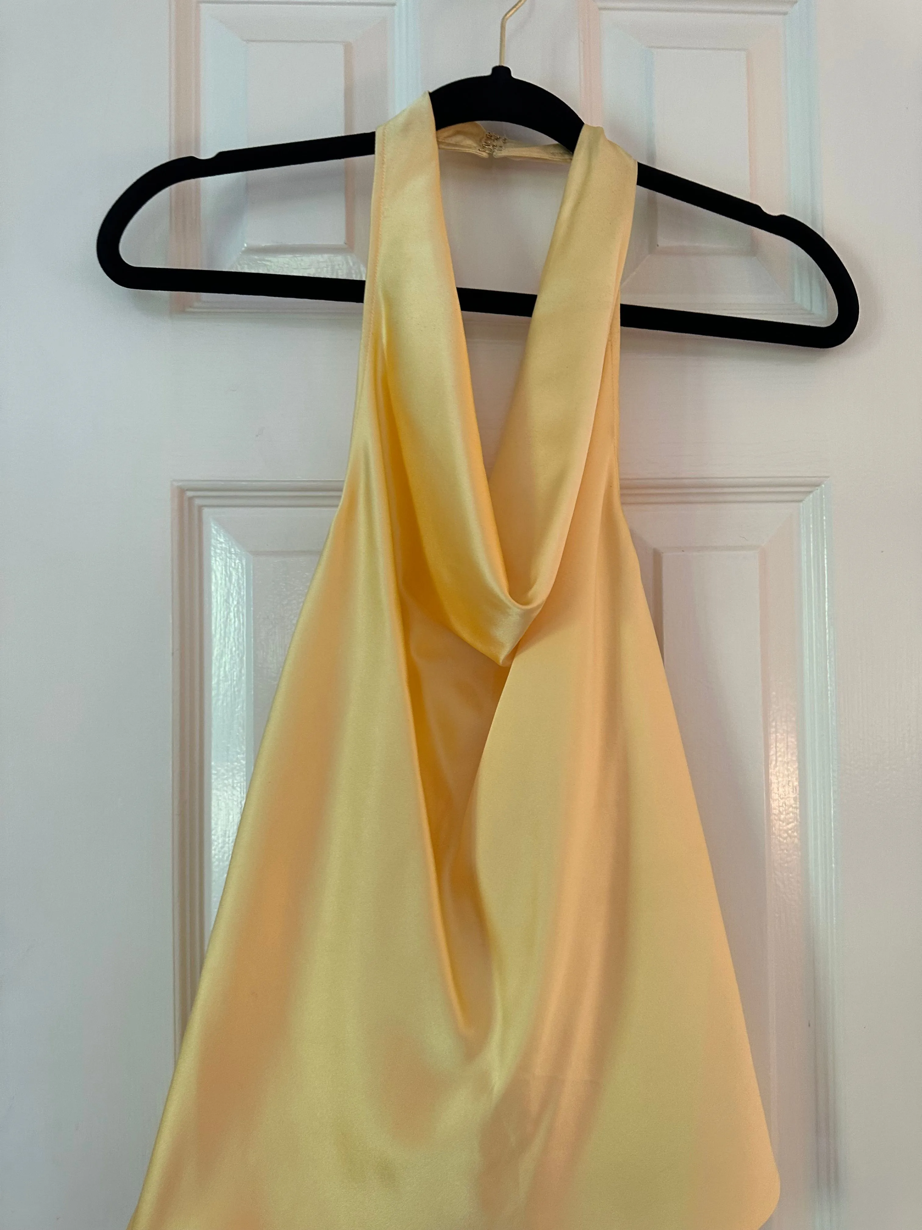 Product image for St. John silky yellow halter top low back Sz small