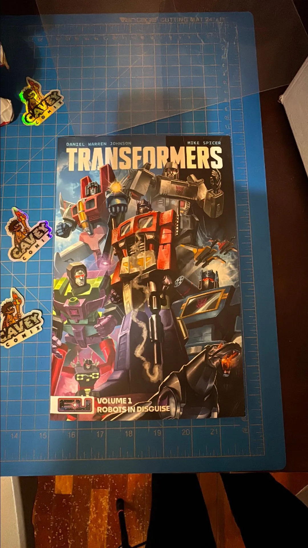 Product image for Transformers Trade Paperback Ltd 300 Comes with COA