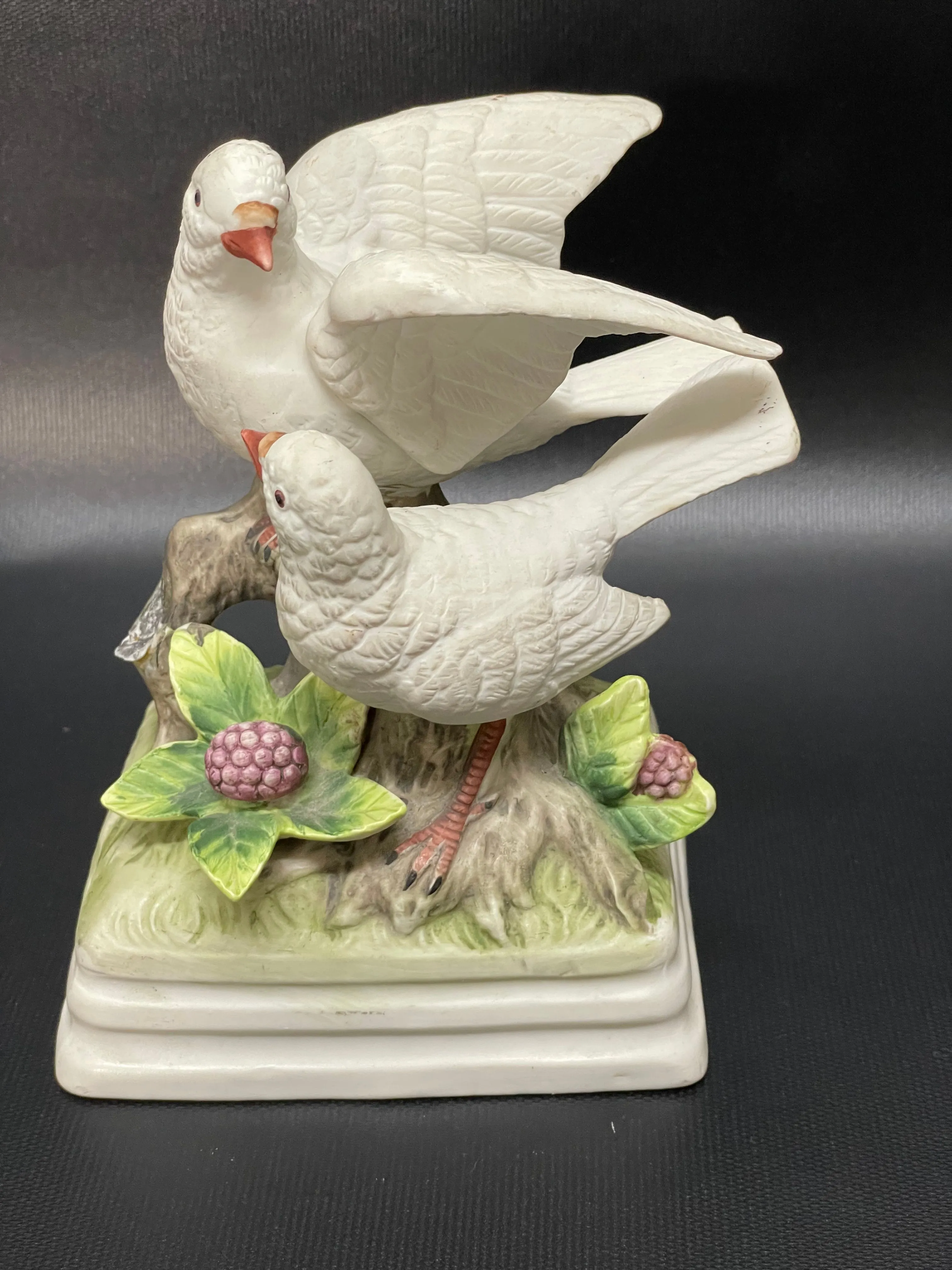 Product image for Gotham porcelain music box