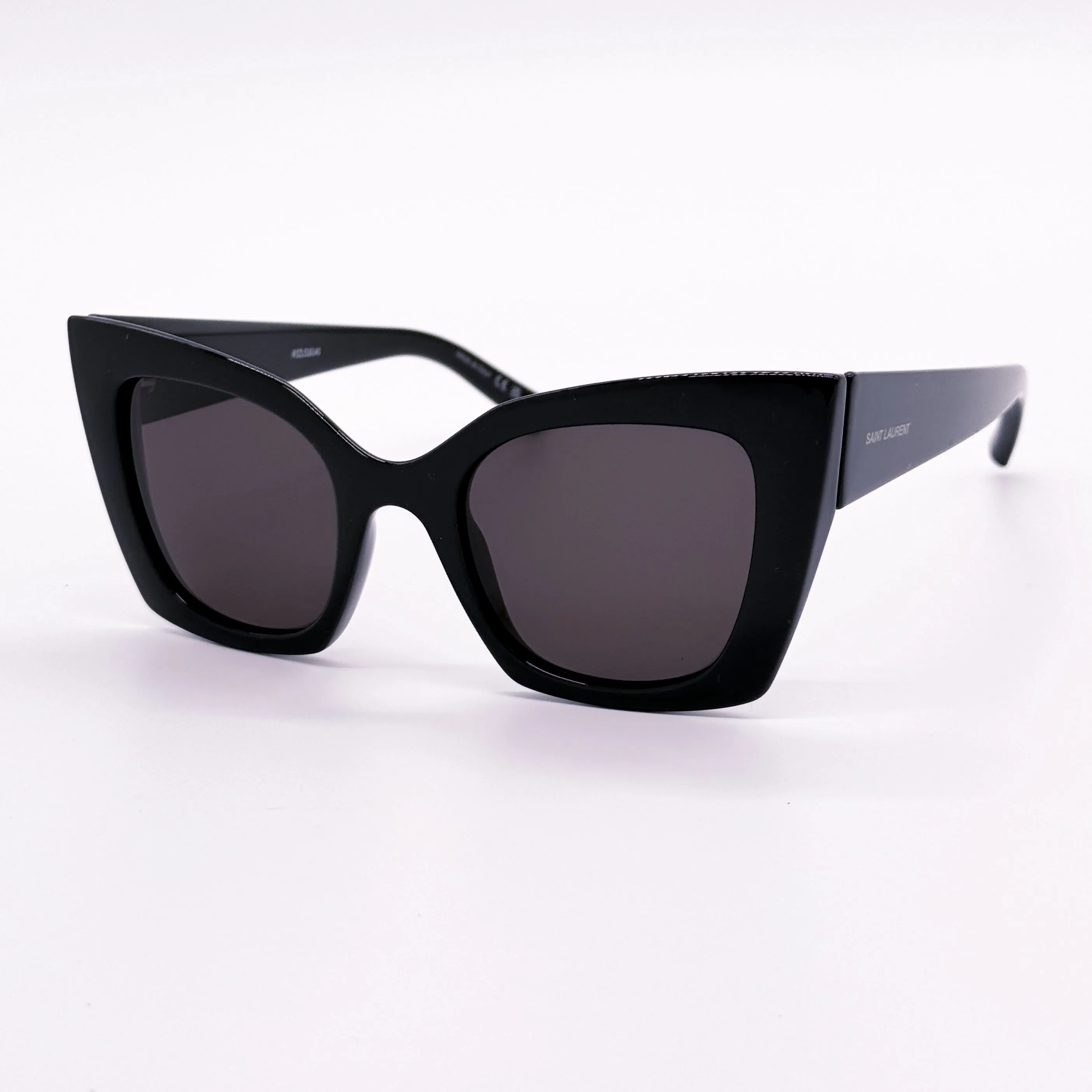 Listing Image Blurred Background