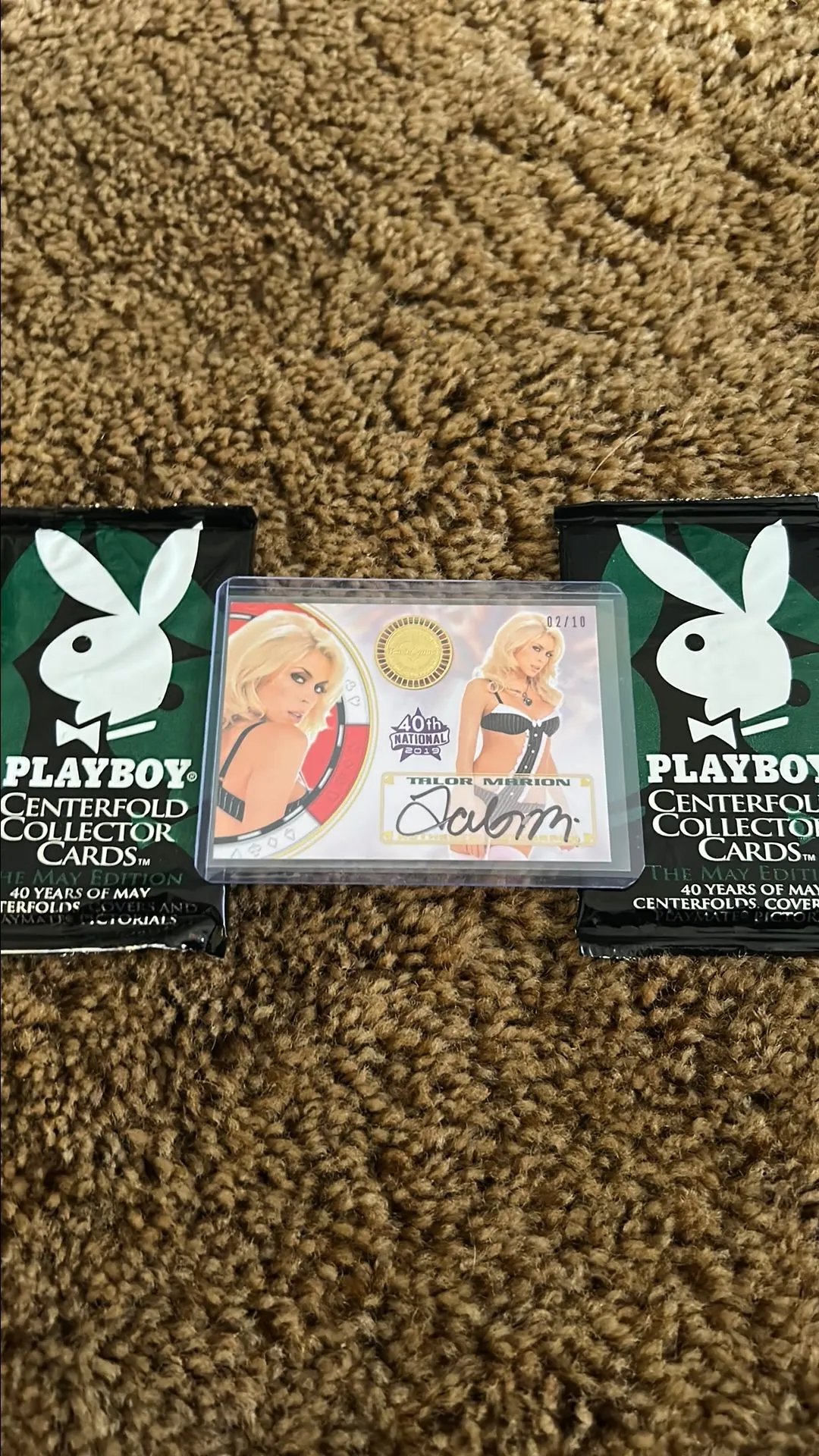 Product image for 0. $22 - Talor Marion *GOLD STAMP* Autograph Card + 2 Packs