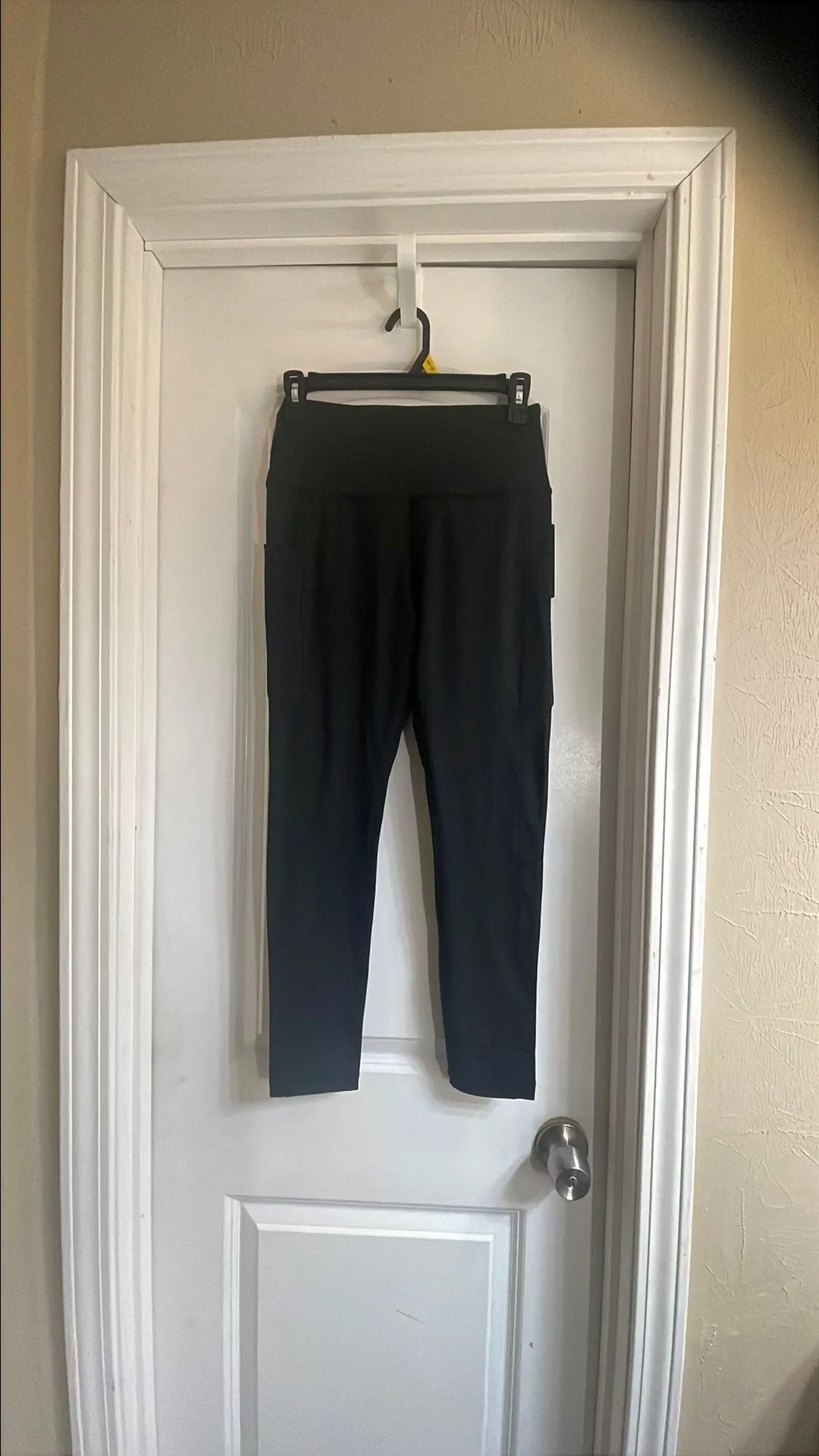 Product image for Seemly black activewear pants size small