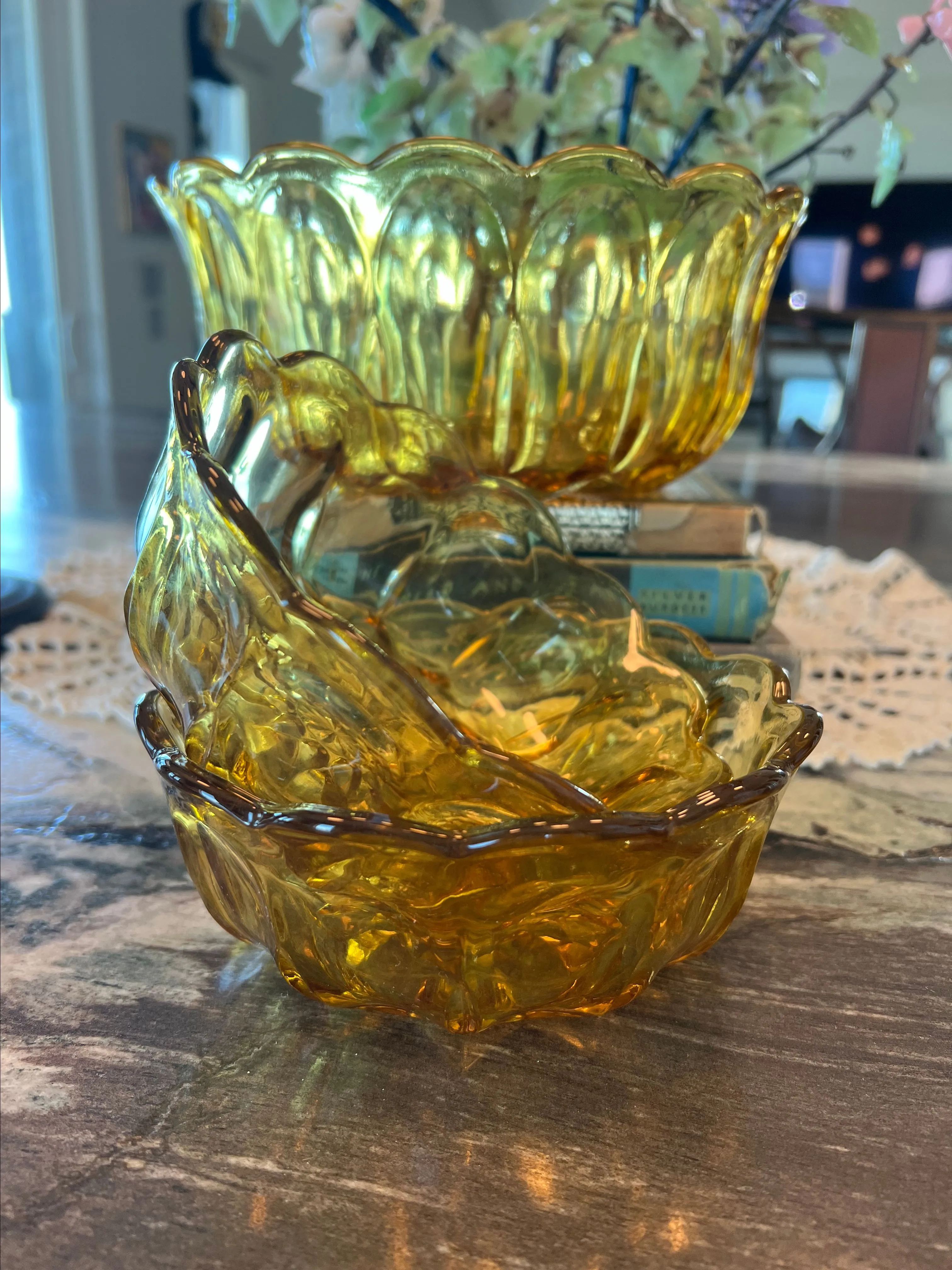 Product image for Amber bowls. 3 pieces one large and 2 small