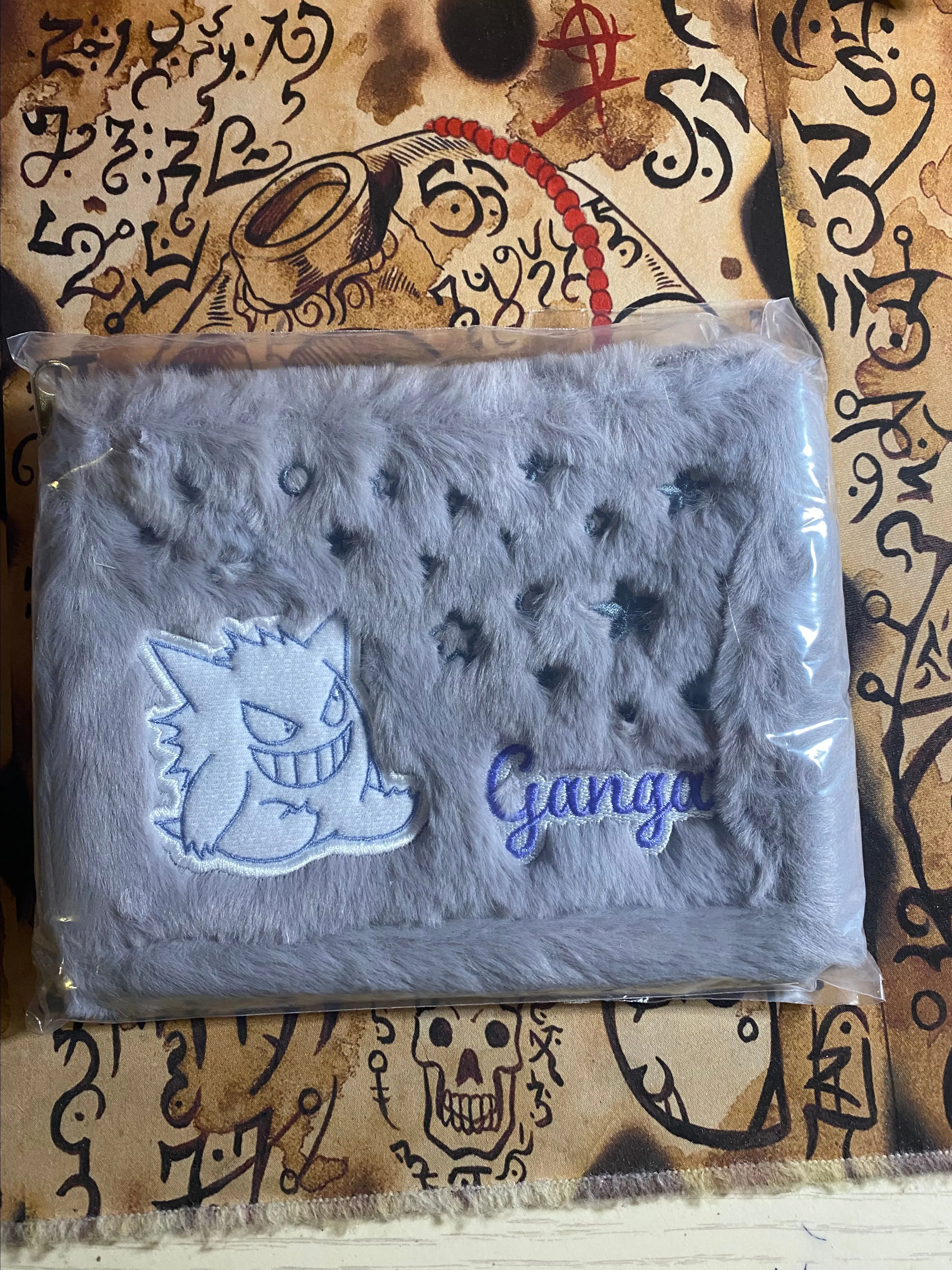 Product image for A16-Gengar Fuzzy Mini Purse
