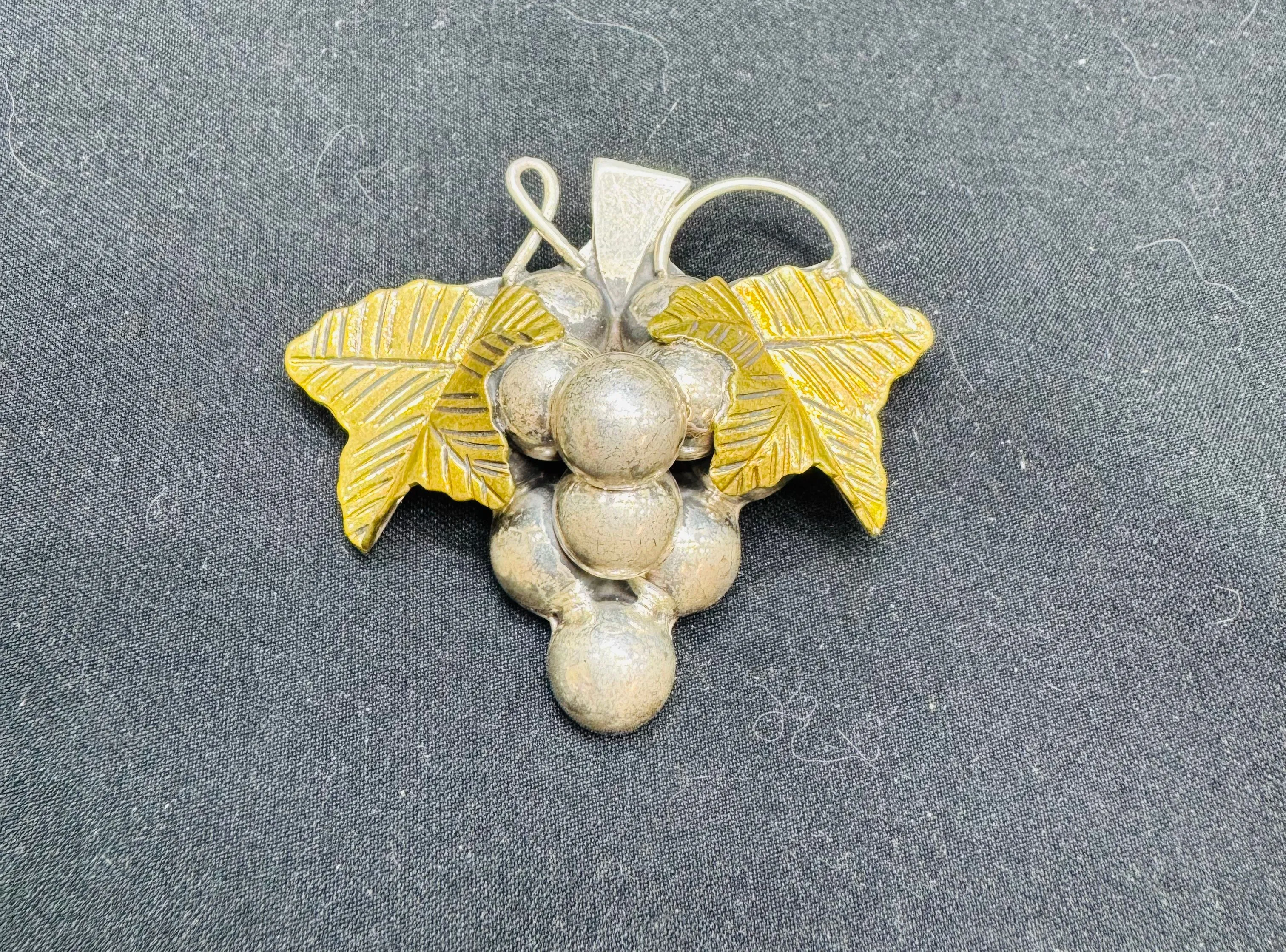 Product image for Nellyamanda-grape pendant