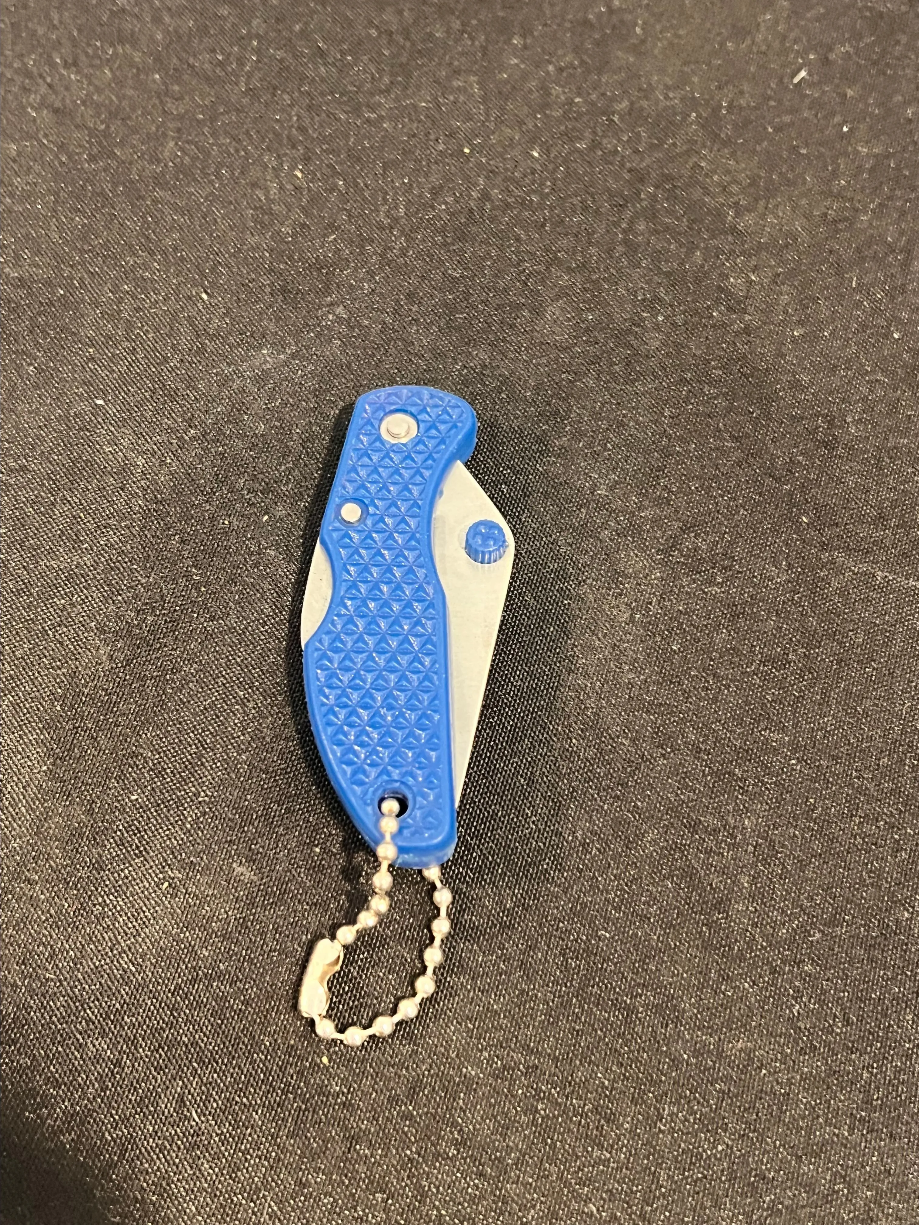 Product image for Blue keychain knife