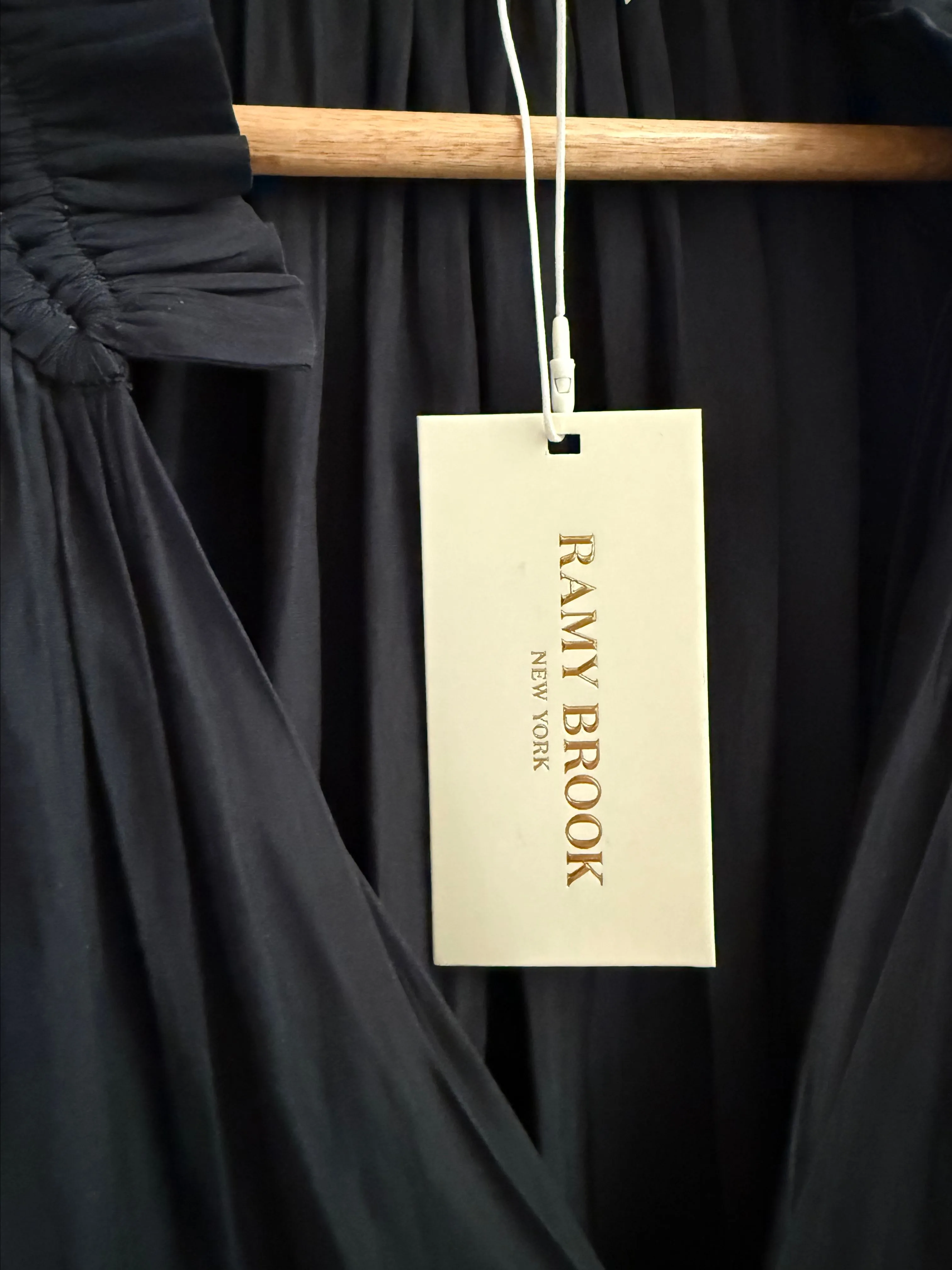 Listing Image Blurred Background