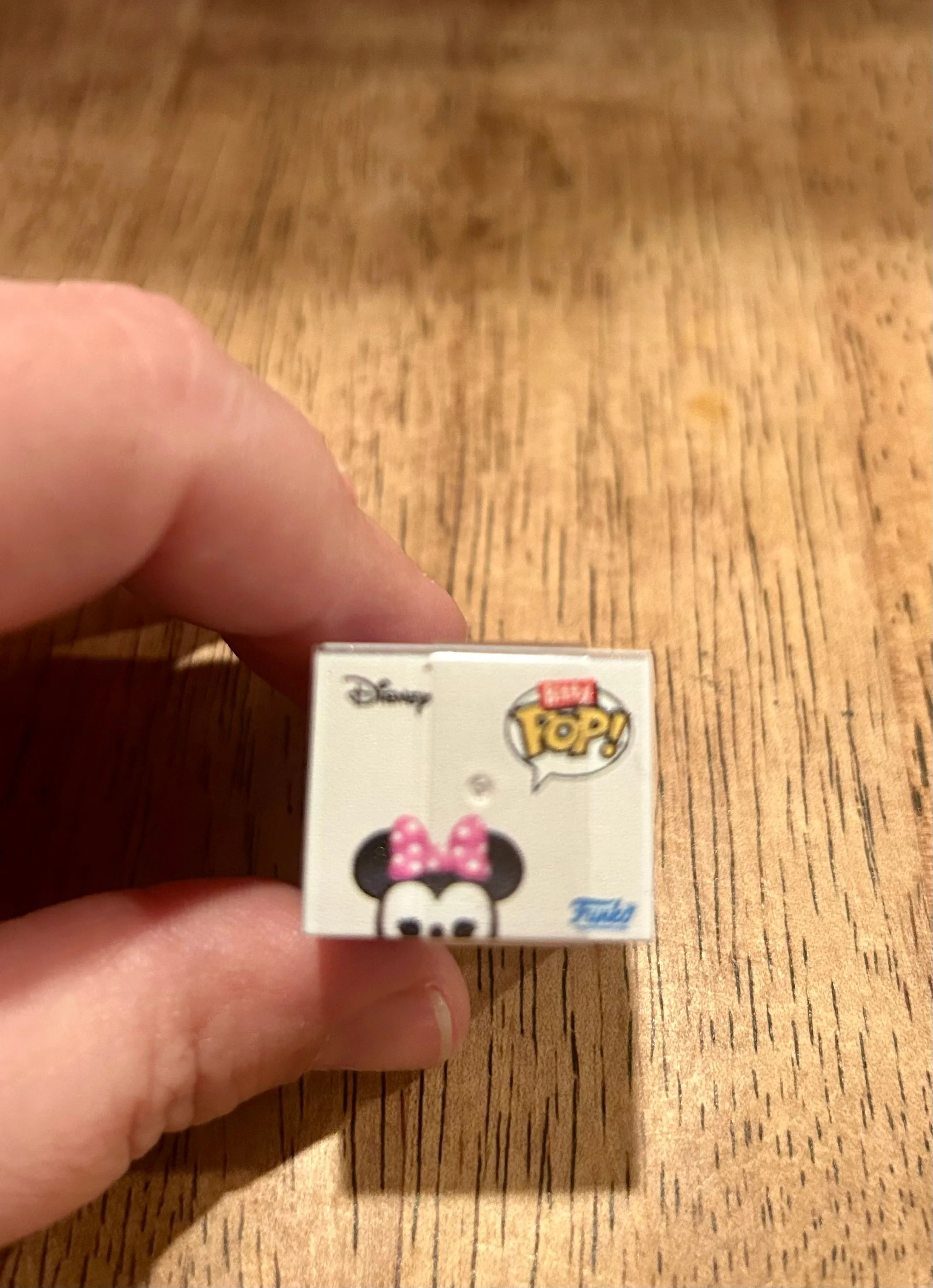 Listing Image Blurred Background