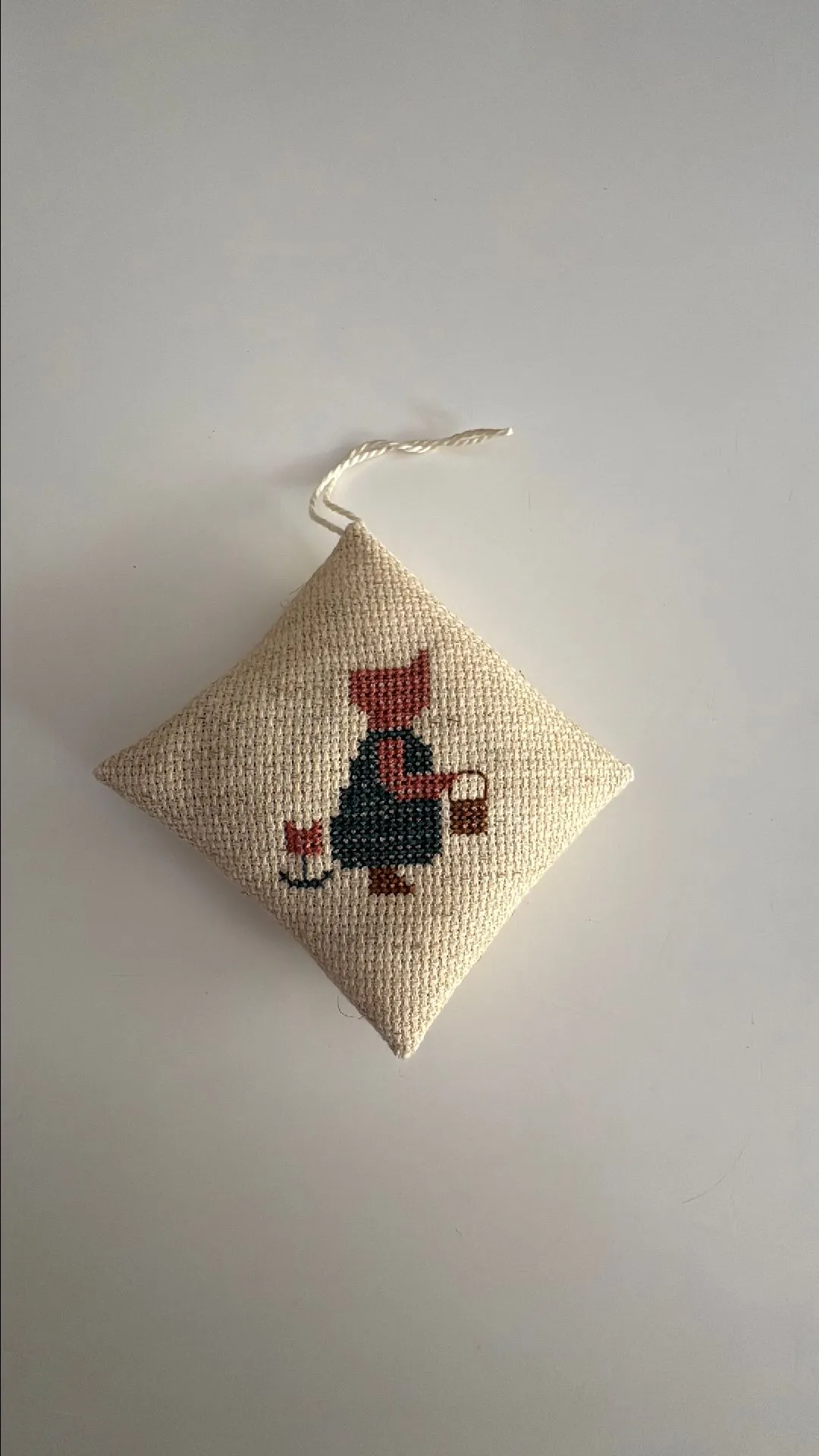 Product image for Little pillow ornament with Dutch girl