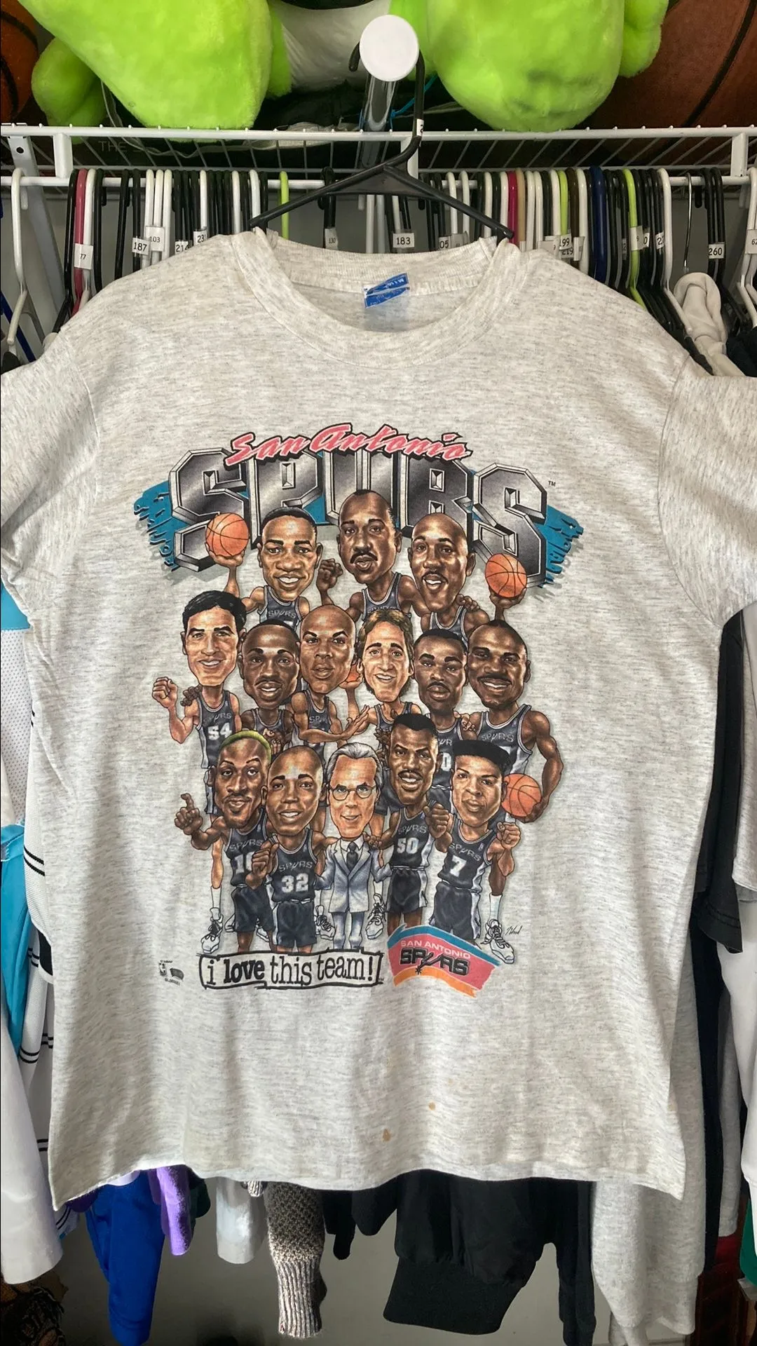 Product image for 90s -RARE GRAIL 1993 SAN ANTONIO SPURS CARICATURE TSHIRT SINGLE STITCH early 90s big med/Large 21x28