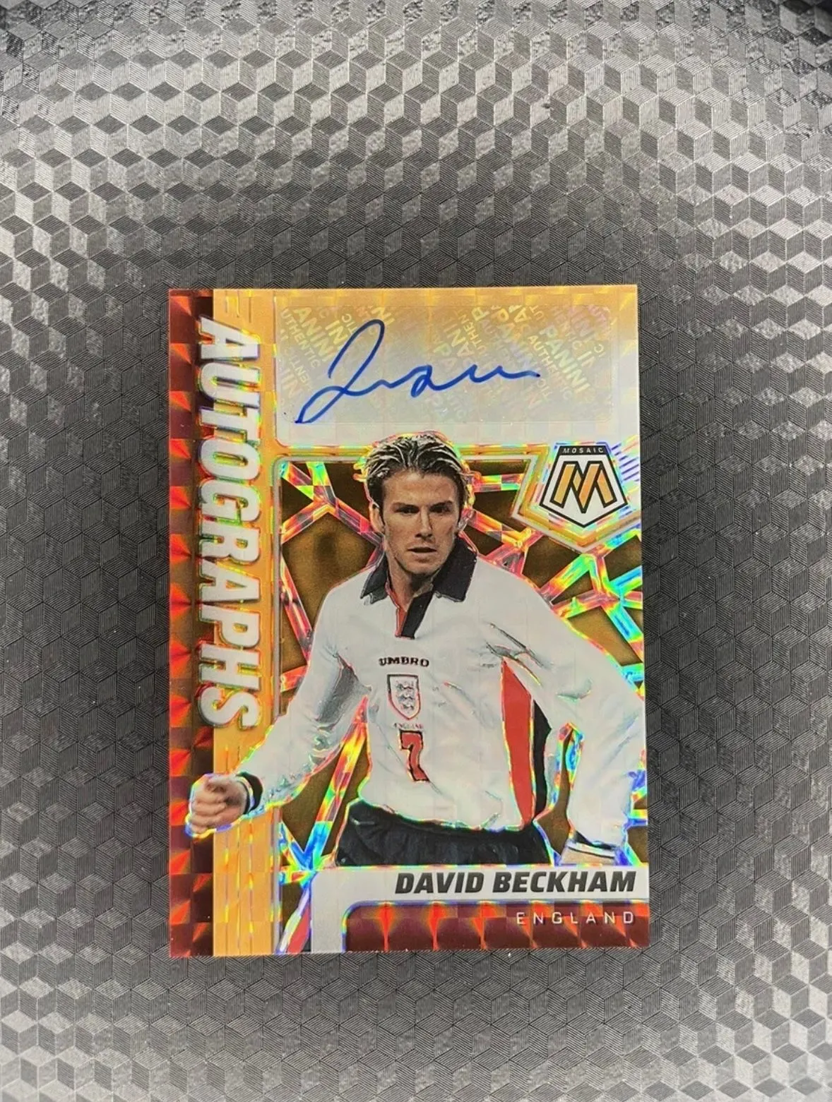 Product image for 2021-22 PANINI MOSAIC ORANGE #25/25 DAVID BECKHAM WORLD CUP AUTO SP AUTOGRPAH