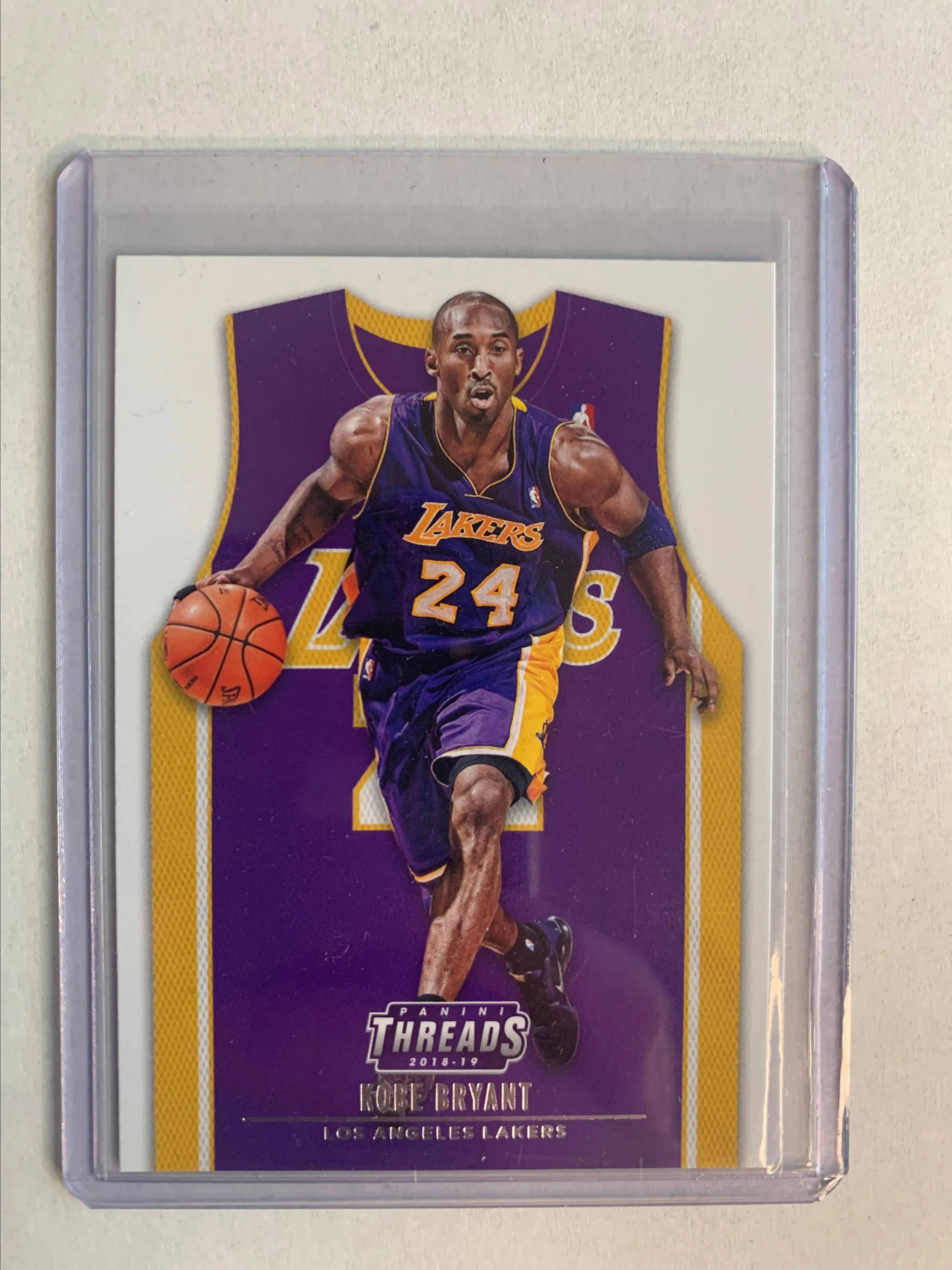 Product image for 2018-2019 Kobe Bryant Panini Threads No.211
