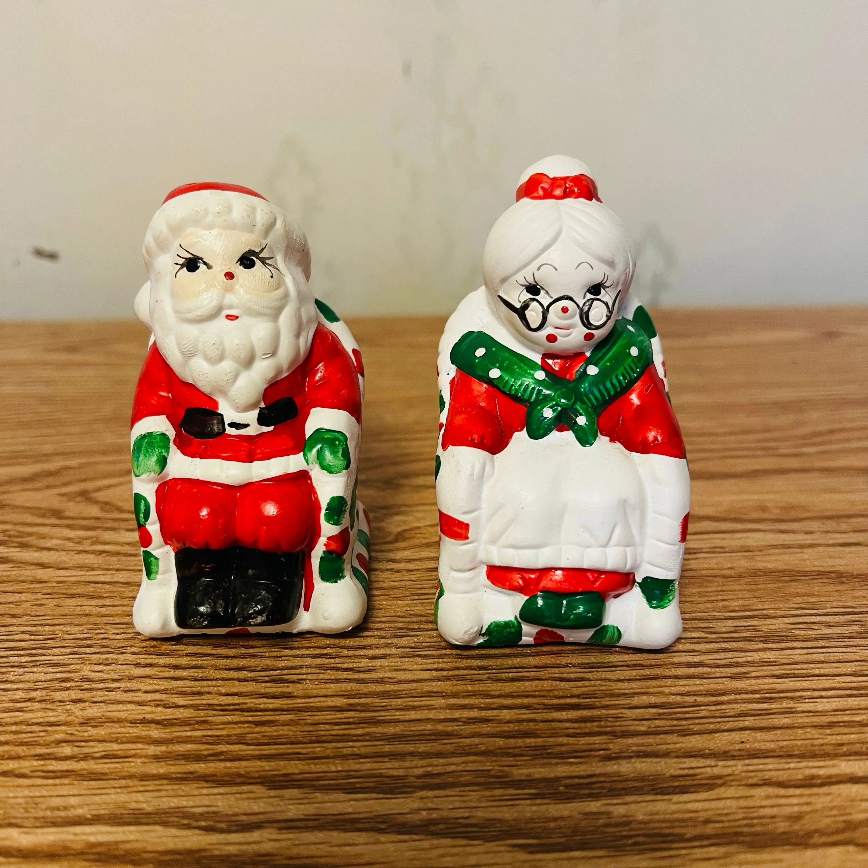Product image for Z Lefton 1984 Mr & Mrs Santa Claus Rocking Chair Salt Pepper Christmas Vintage   Condition: Like New