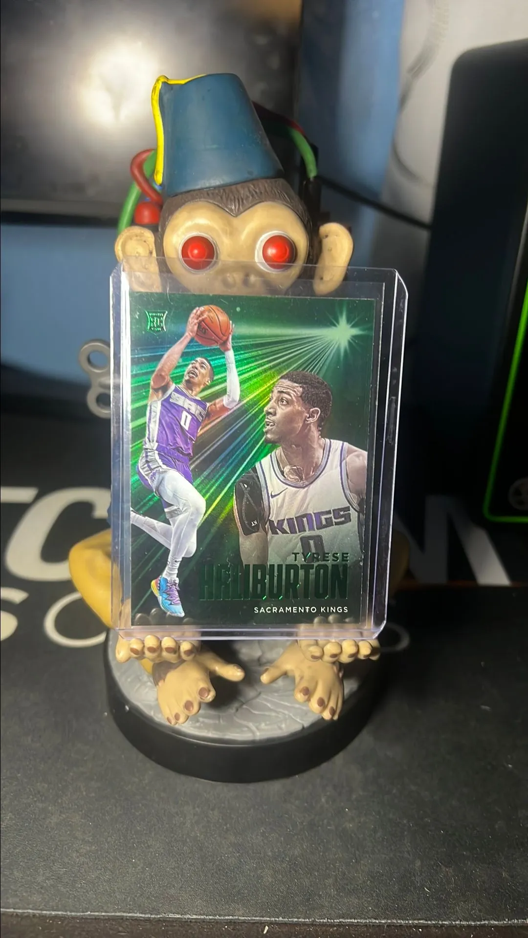 Product image for 2020-21 Chronicles NBA Tyrese Halliburton Green Essentials Rookie #204 Kings RC