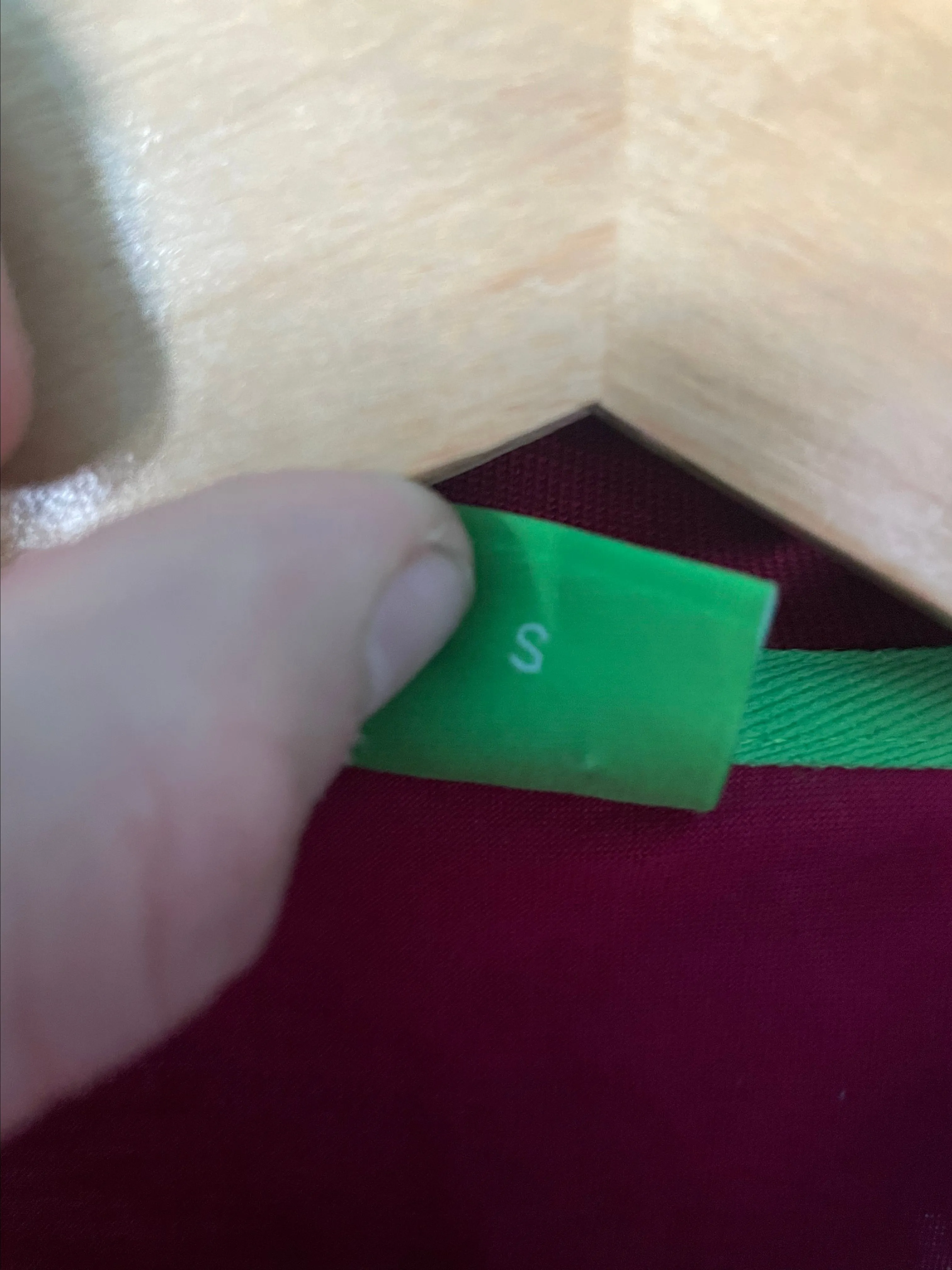 Listing Image Blurred Background