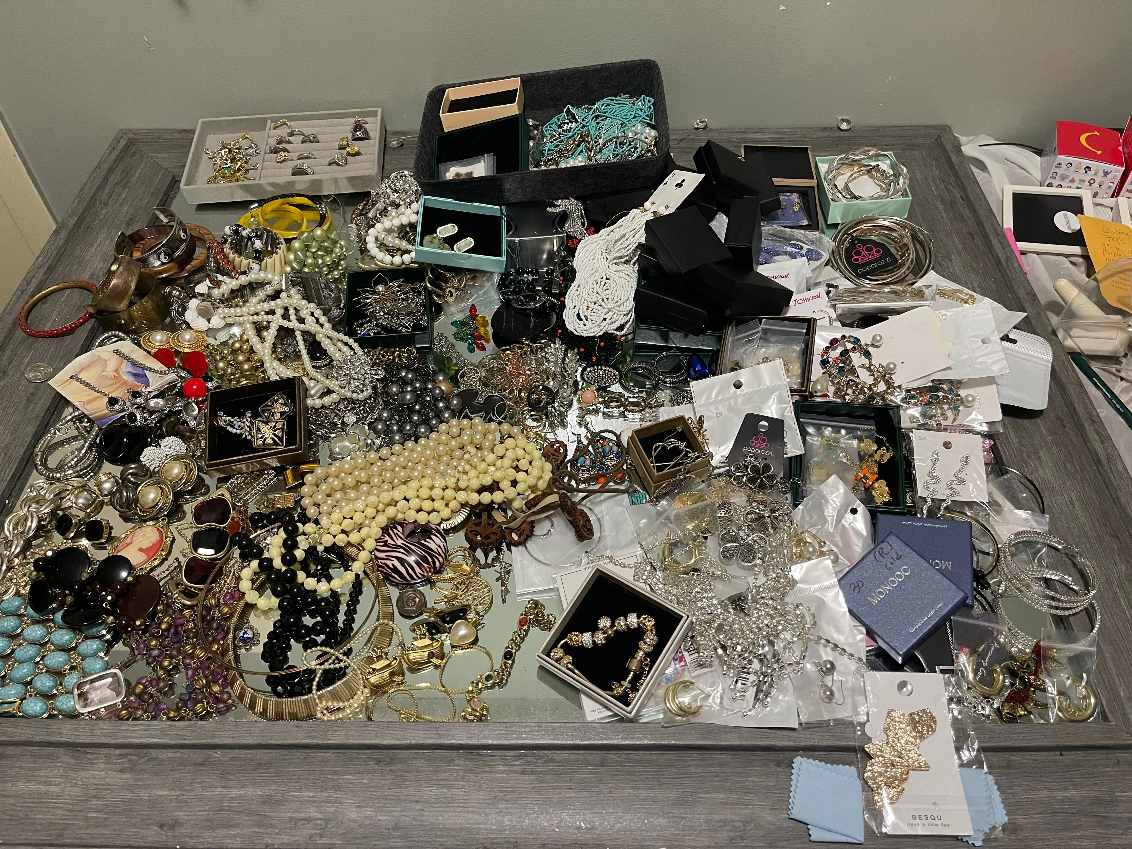 Product image for Over 200 pieces of vintage to now jewelry !!!!!!!