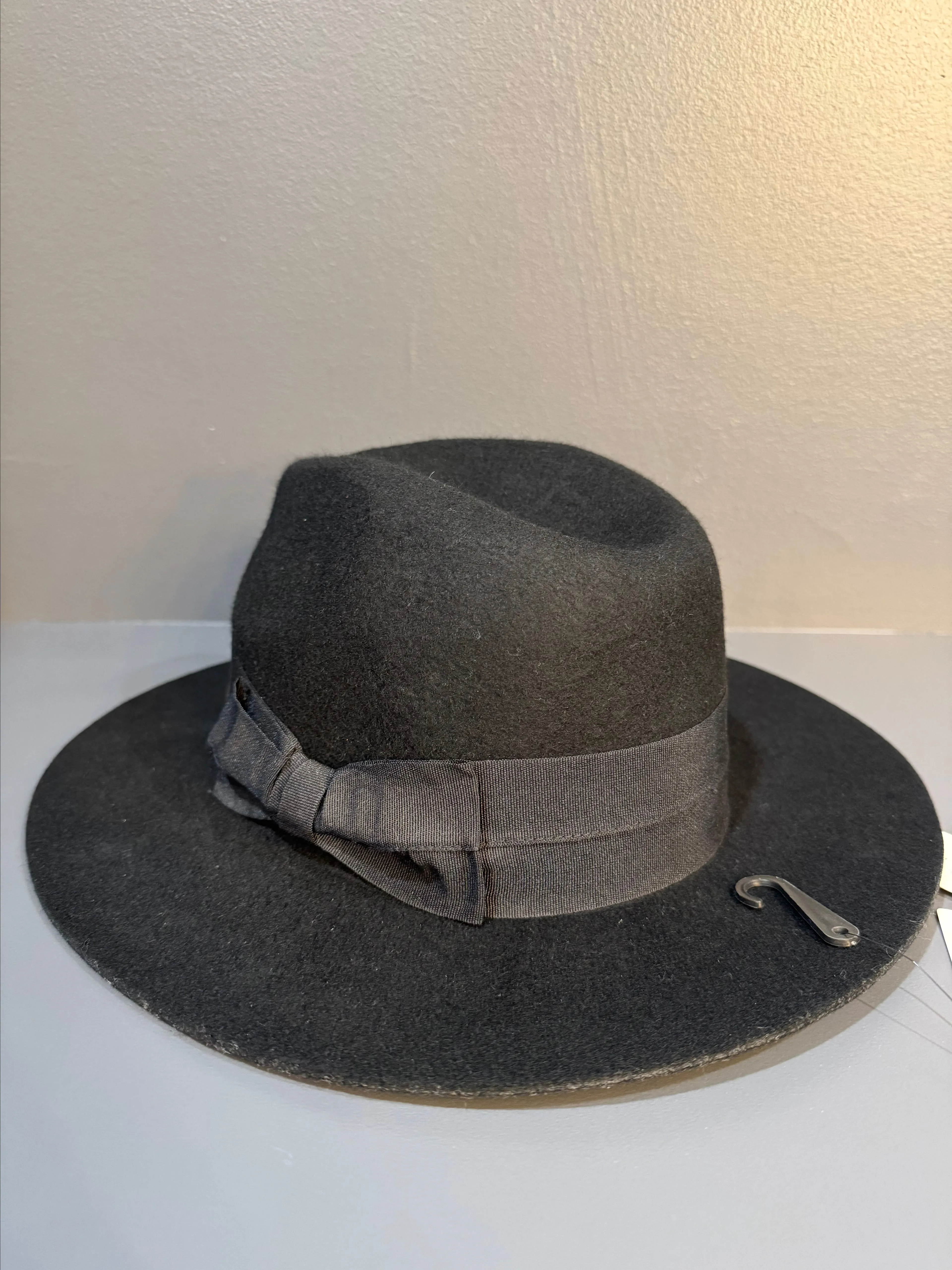 Listing Image Blurred Background