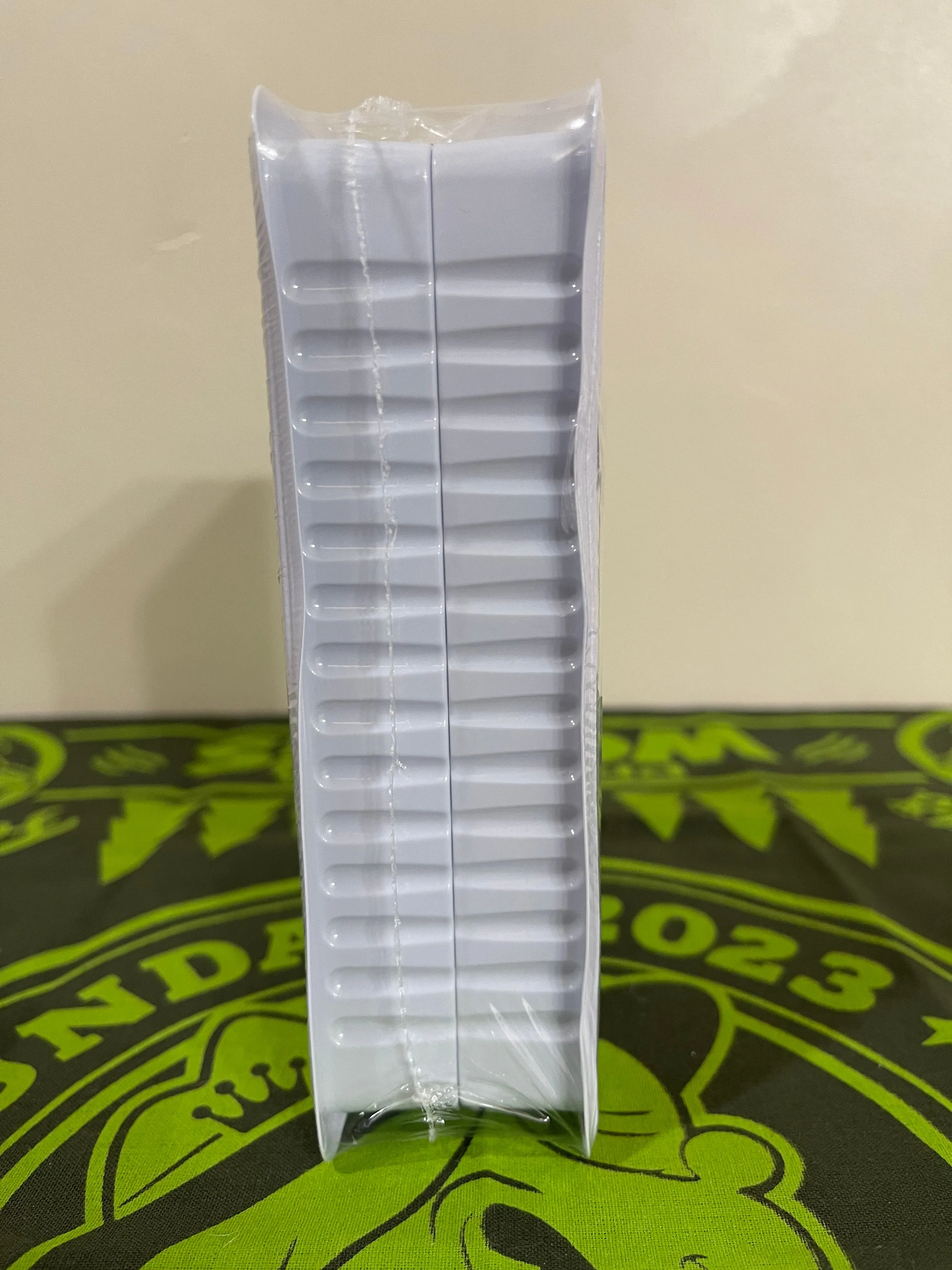 Listing Image Blurred Background