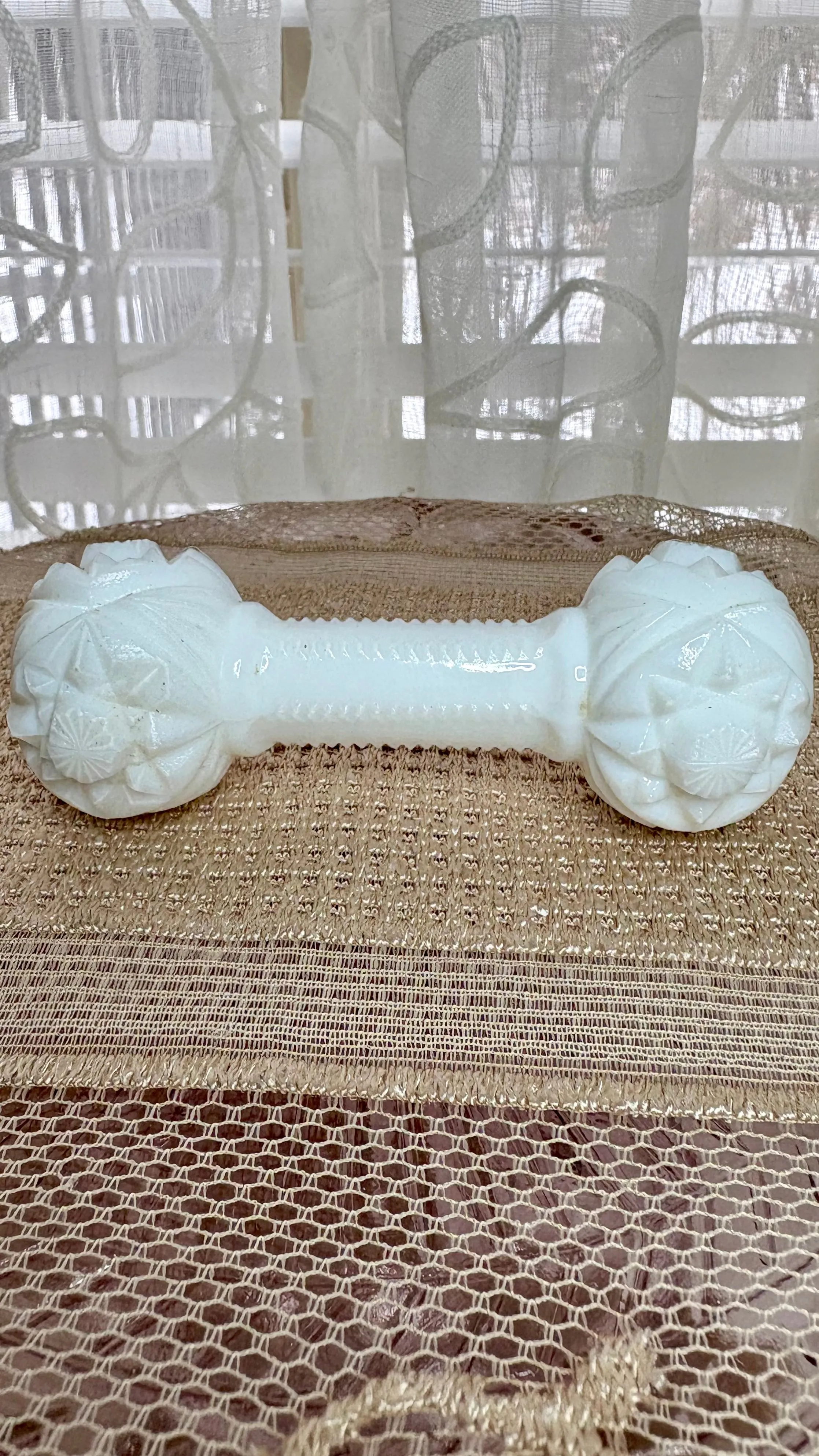 Product image for 154 Milk glass 4" Long
