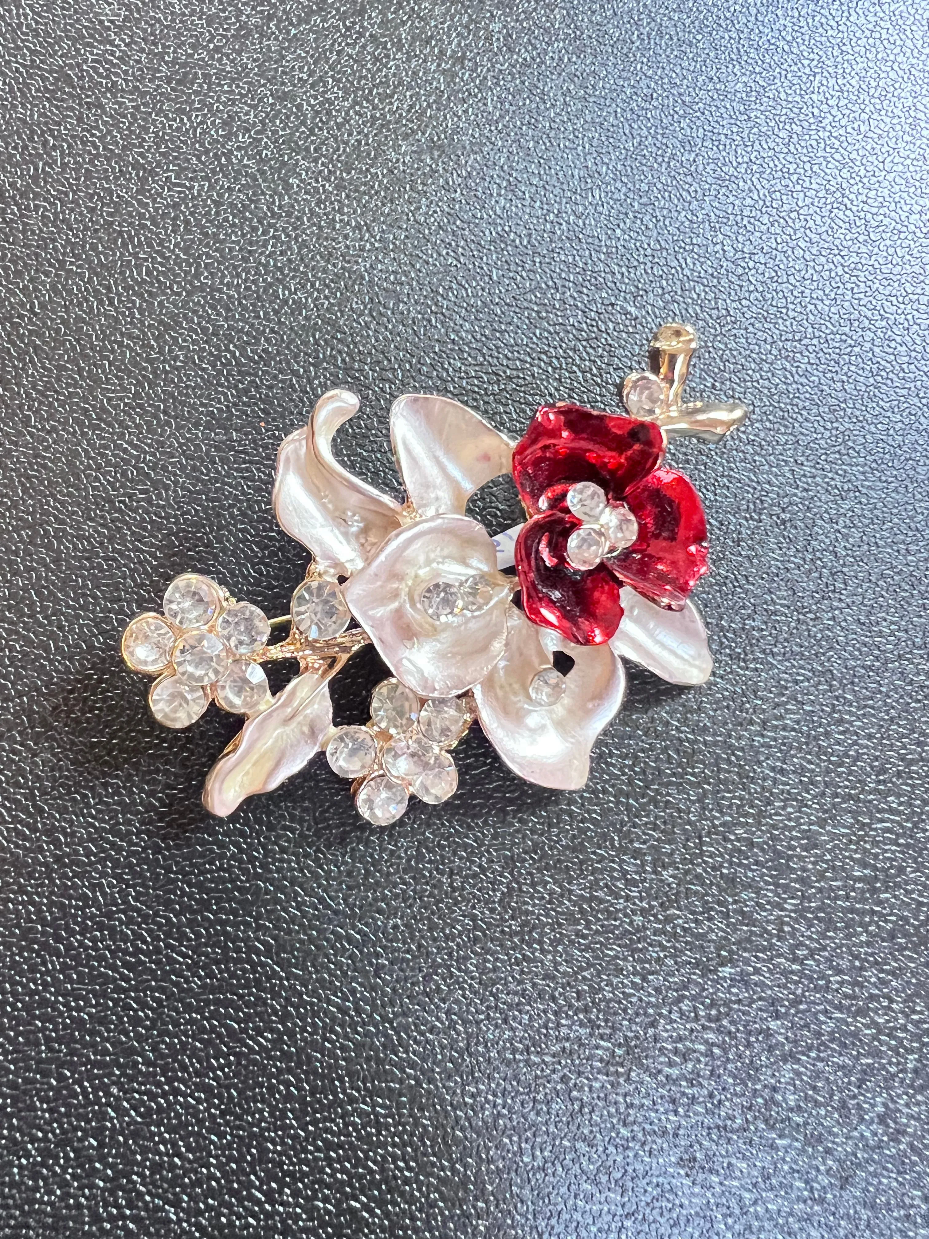 Product image for 15. Floral pin