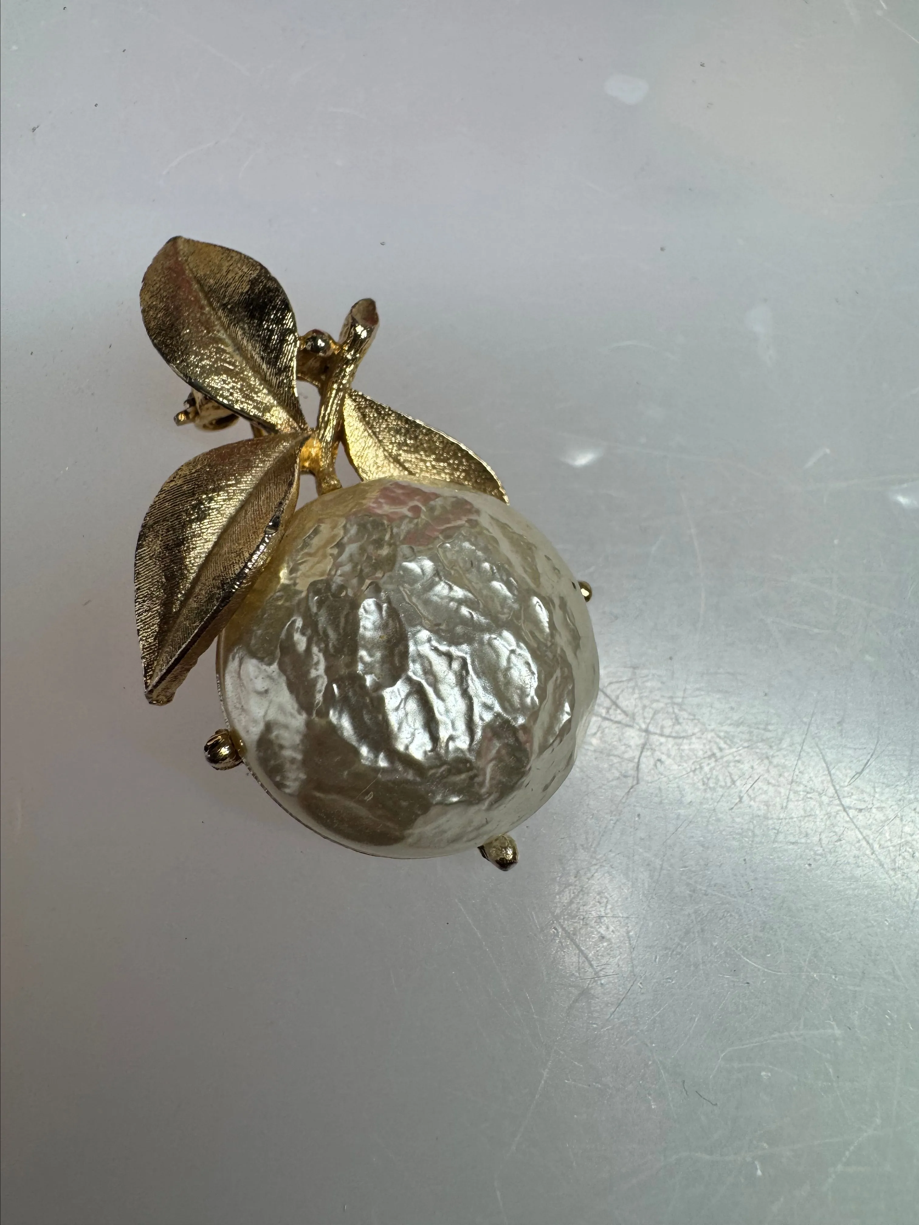 Product image for Sarah Coventry peach Brooch