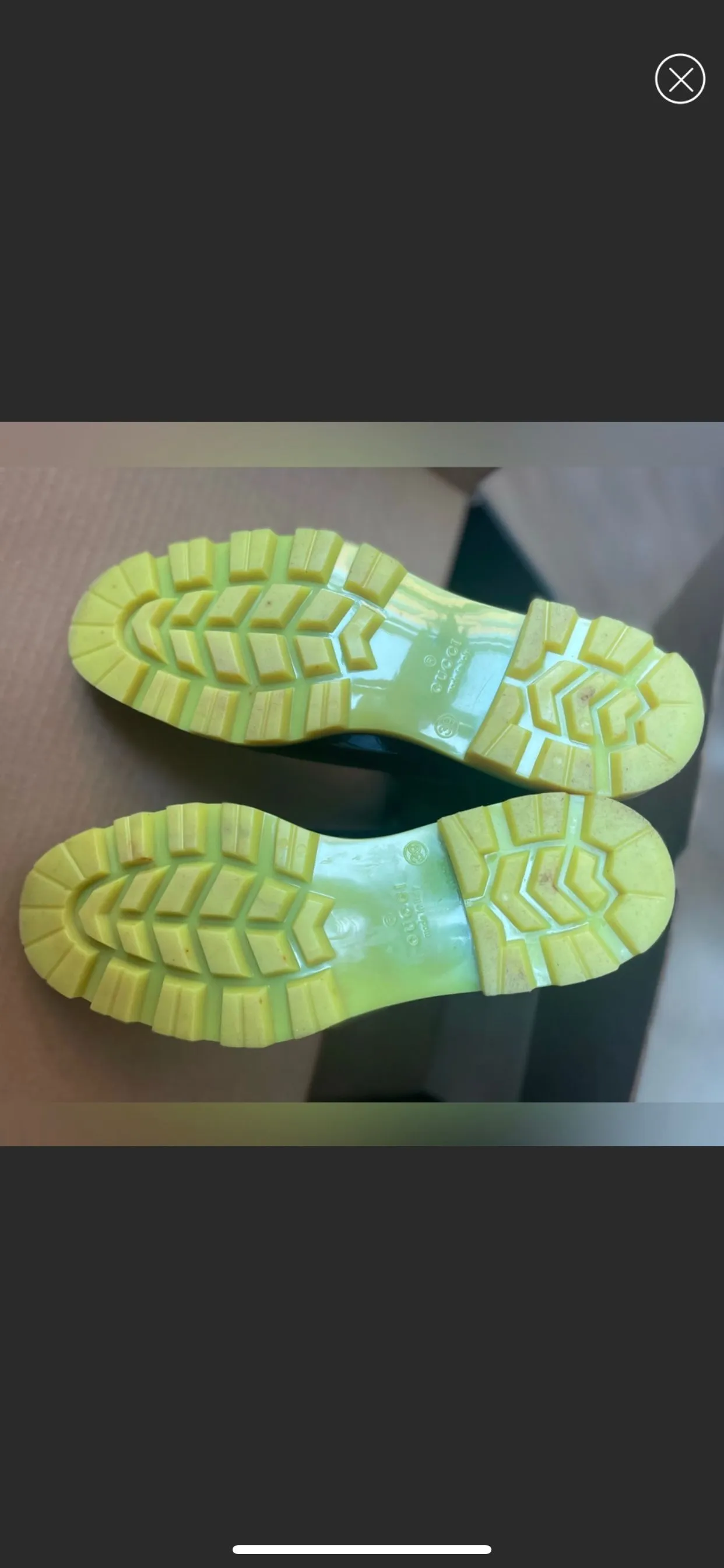 Listing Image Blurred Background
