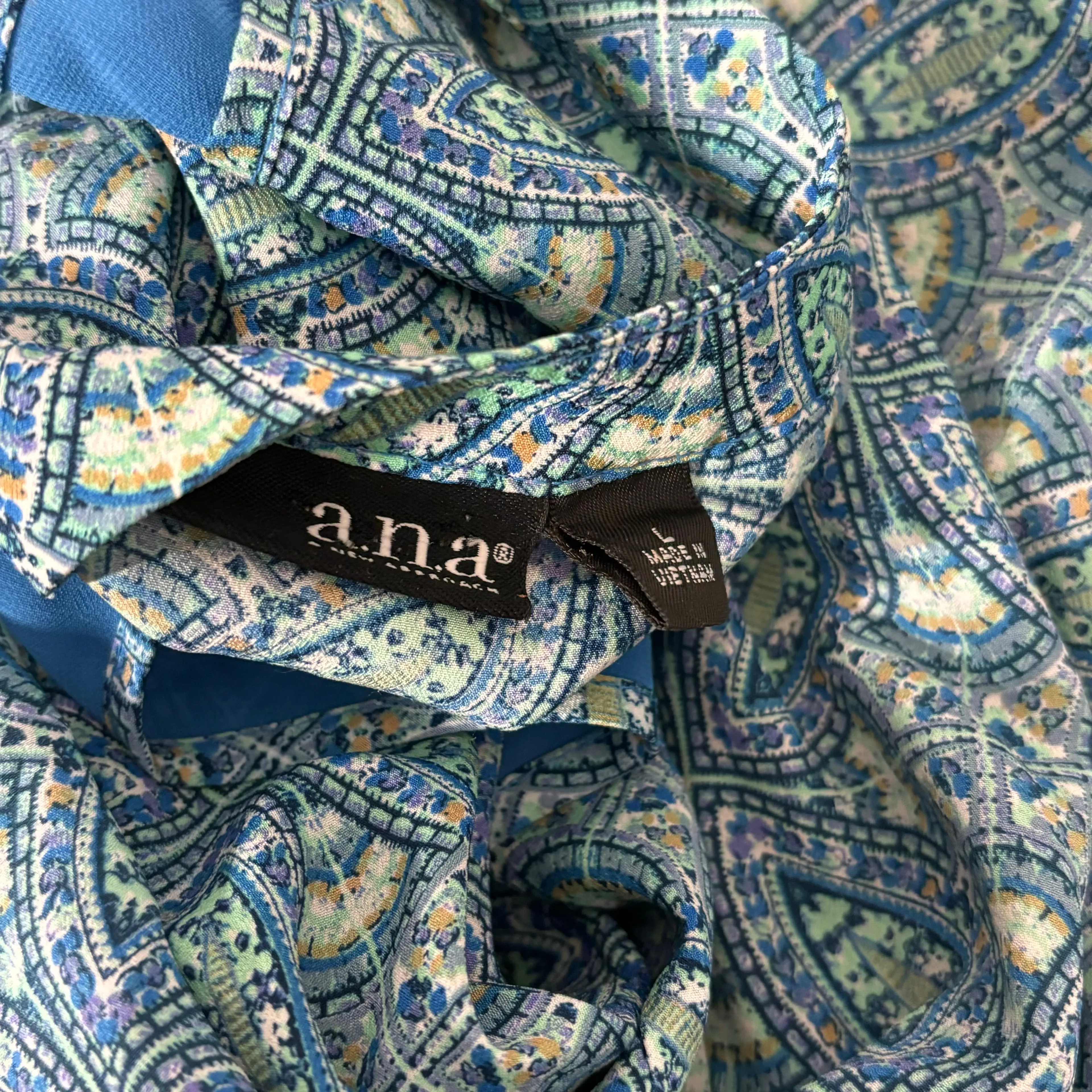 Listing Image Blurred Background