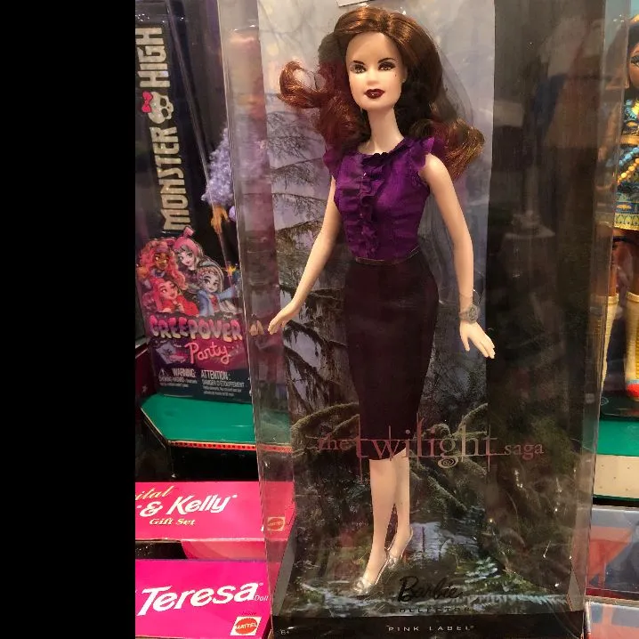 Product image for The twilight saga barbie pink label