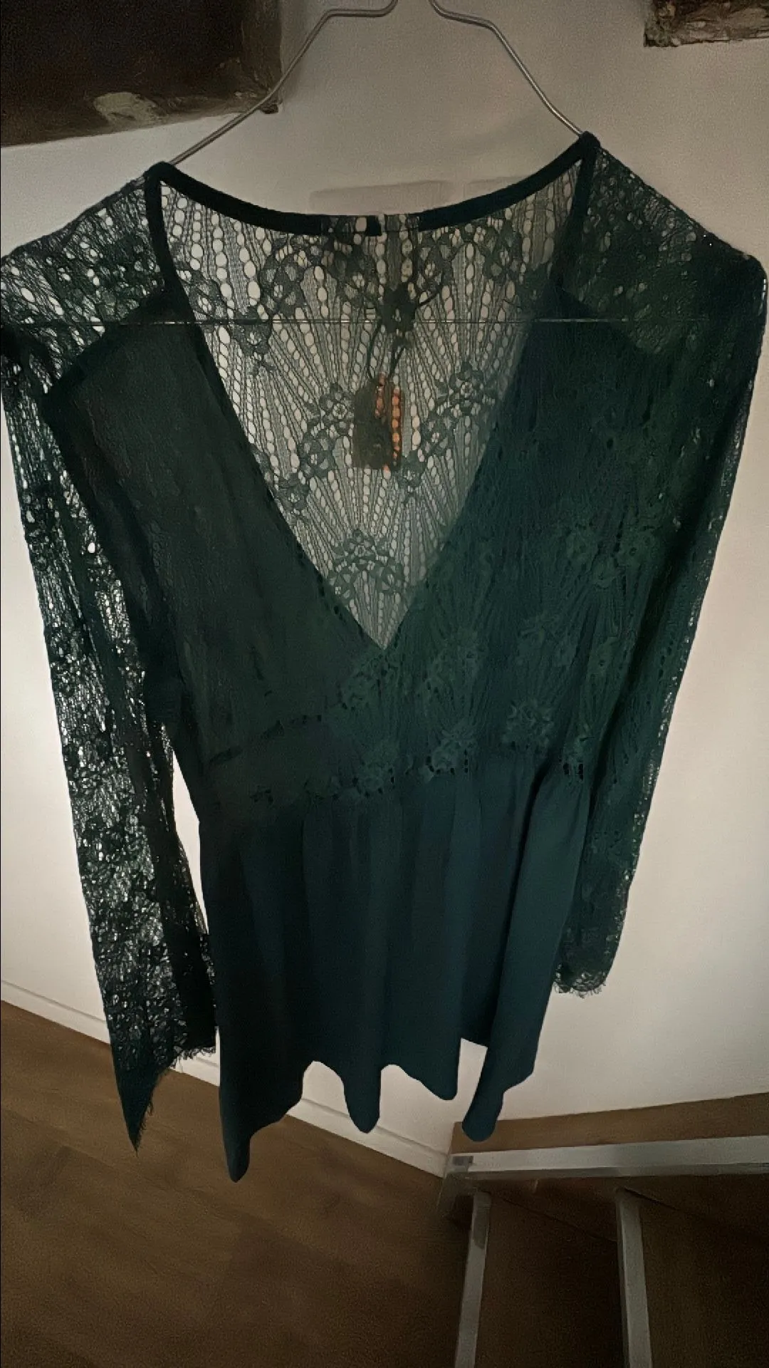 Listing Image Blurred Background