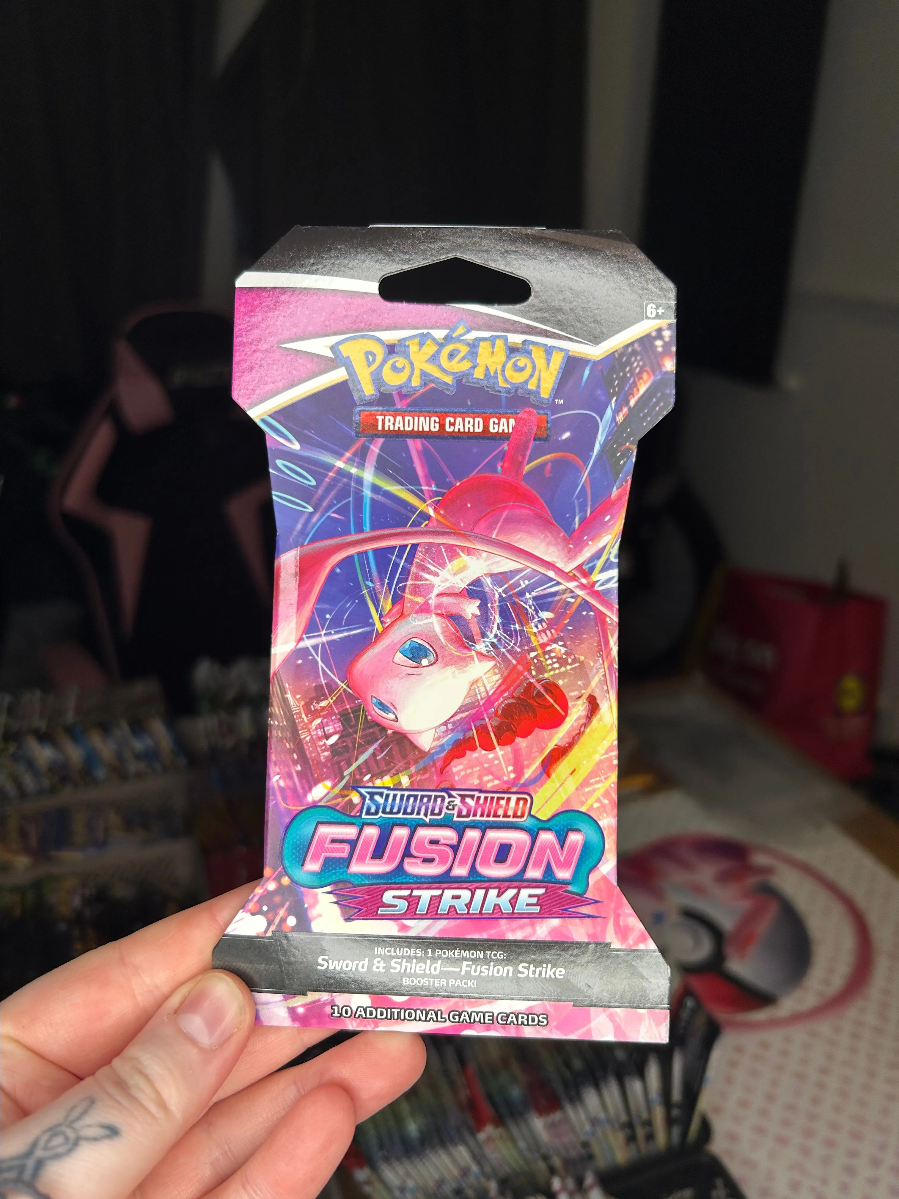 Product image for 1x Fusion Strike Sleeved Booster Pack