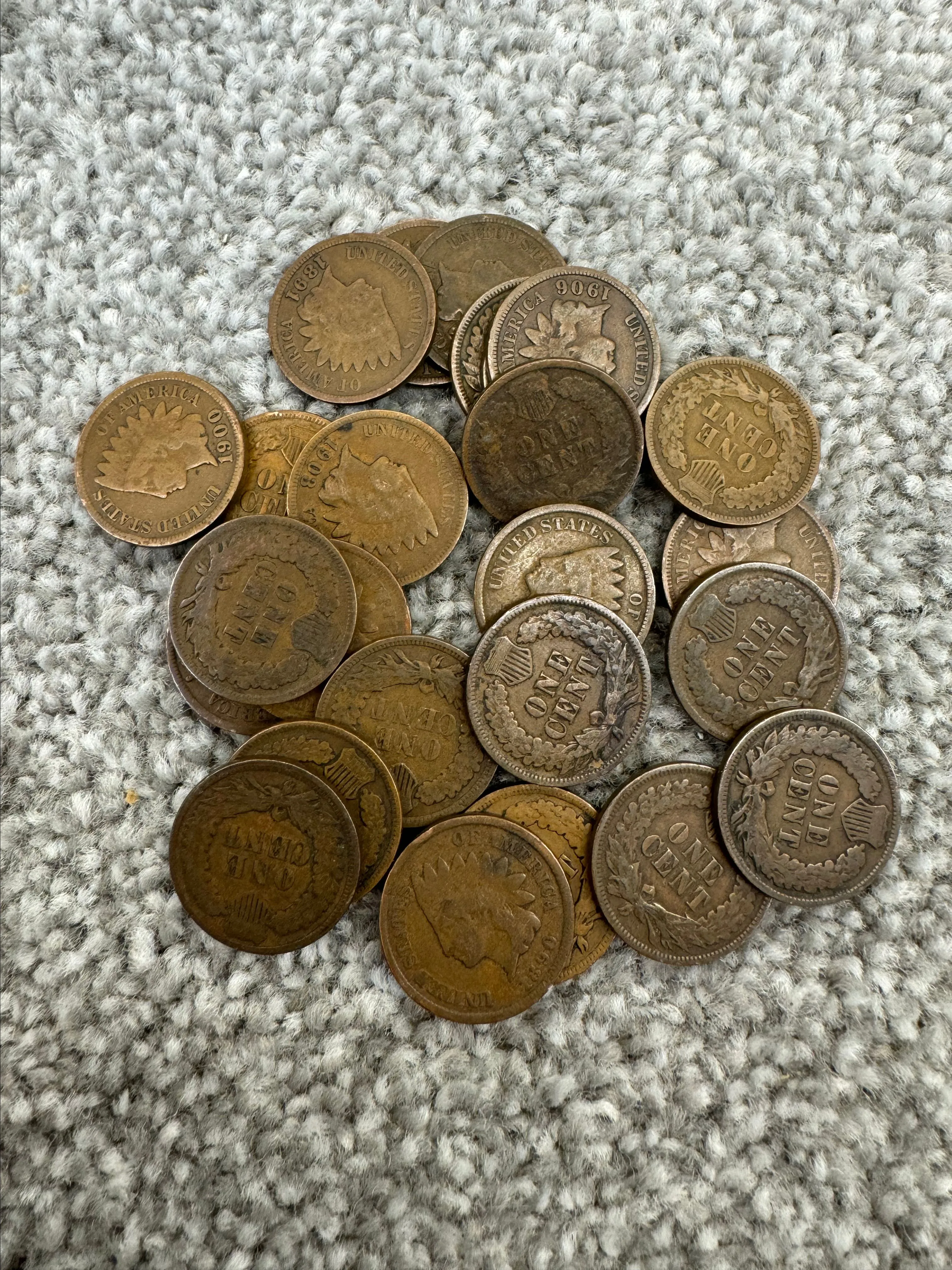 Product image for - GOOD+ Indian Head Cents mixed dates lot of 25 coins