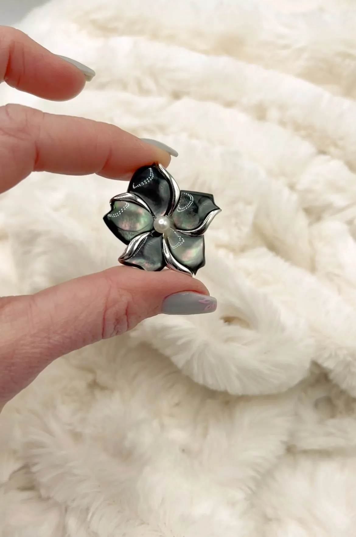 Product image for Black Mother of Pearl and Pearl Flower Brooch/ Pendant