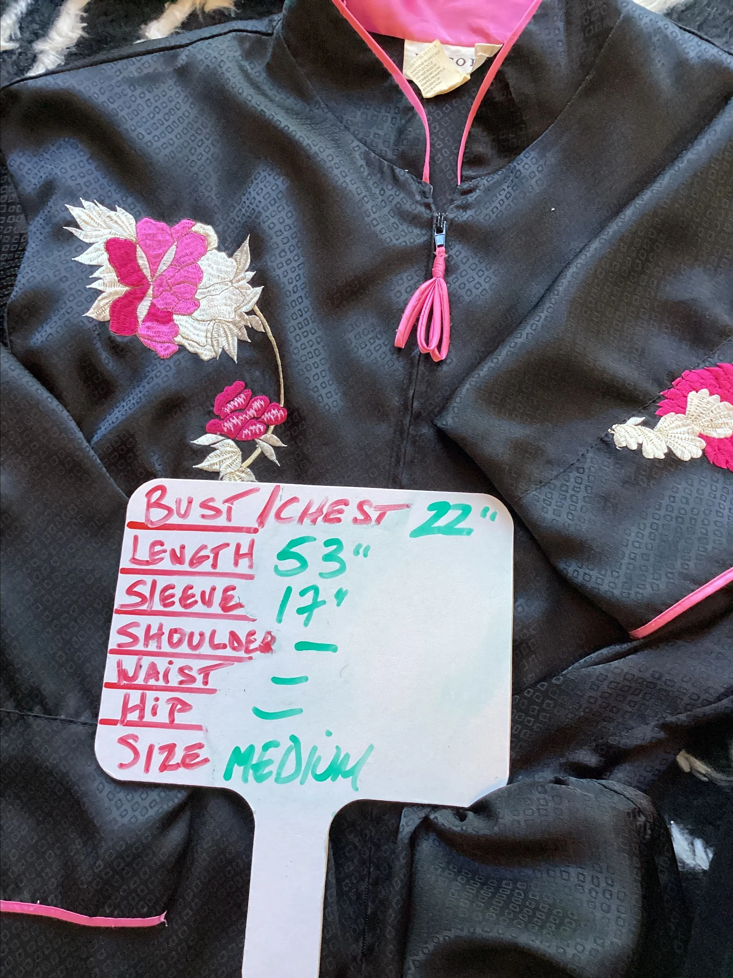 Listing Image Blurred Background
