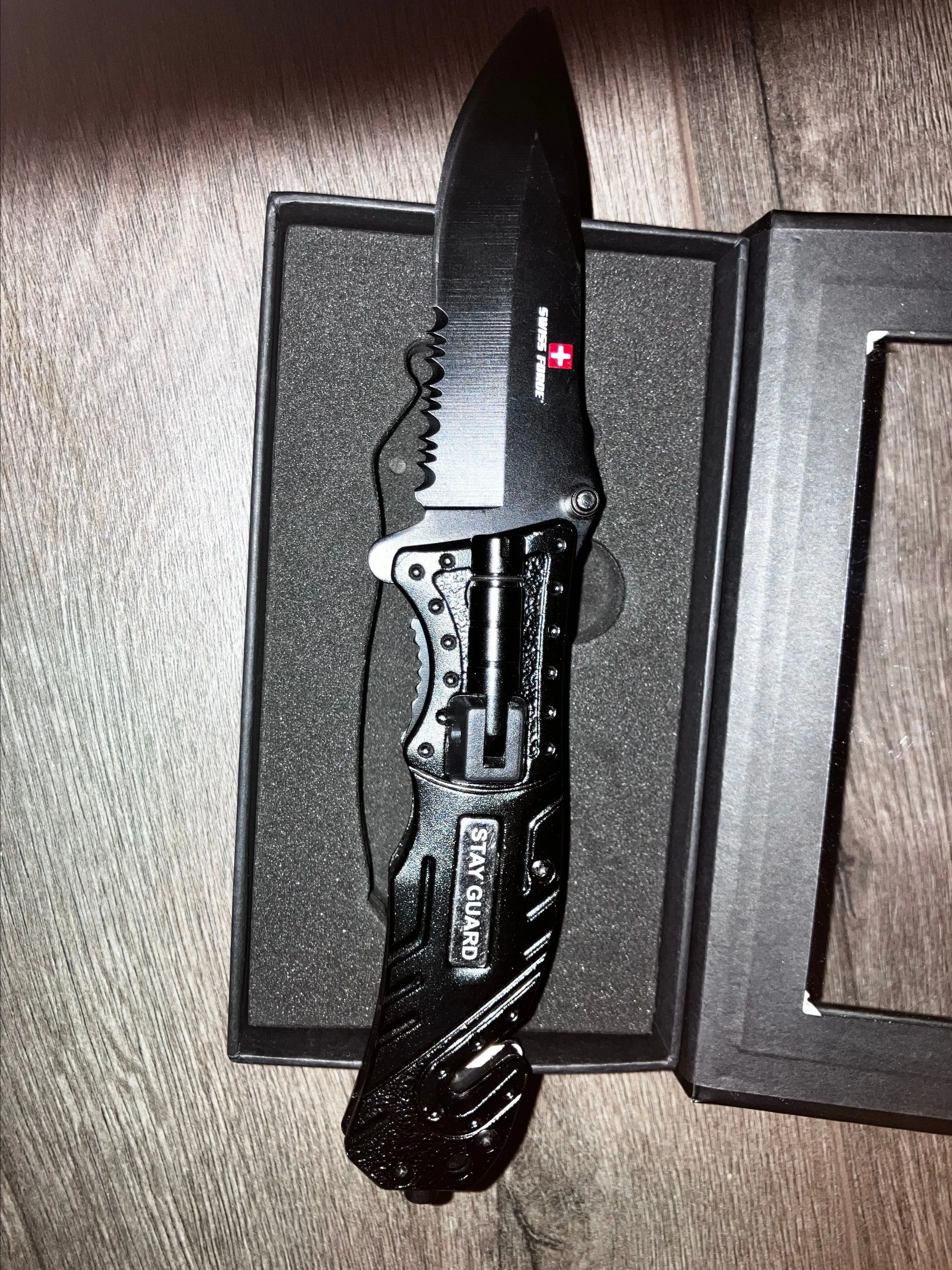 Listing Image Blurred Background