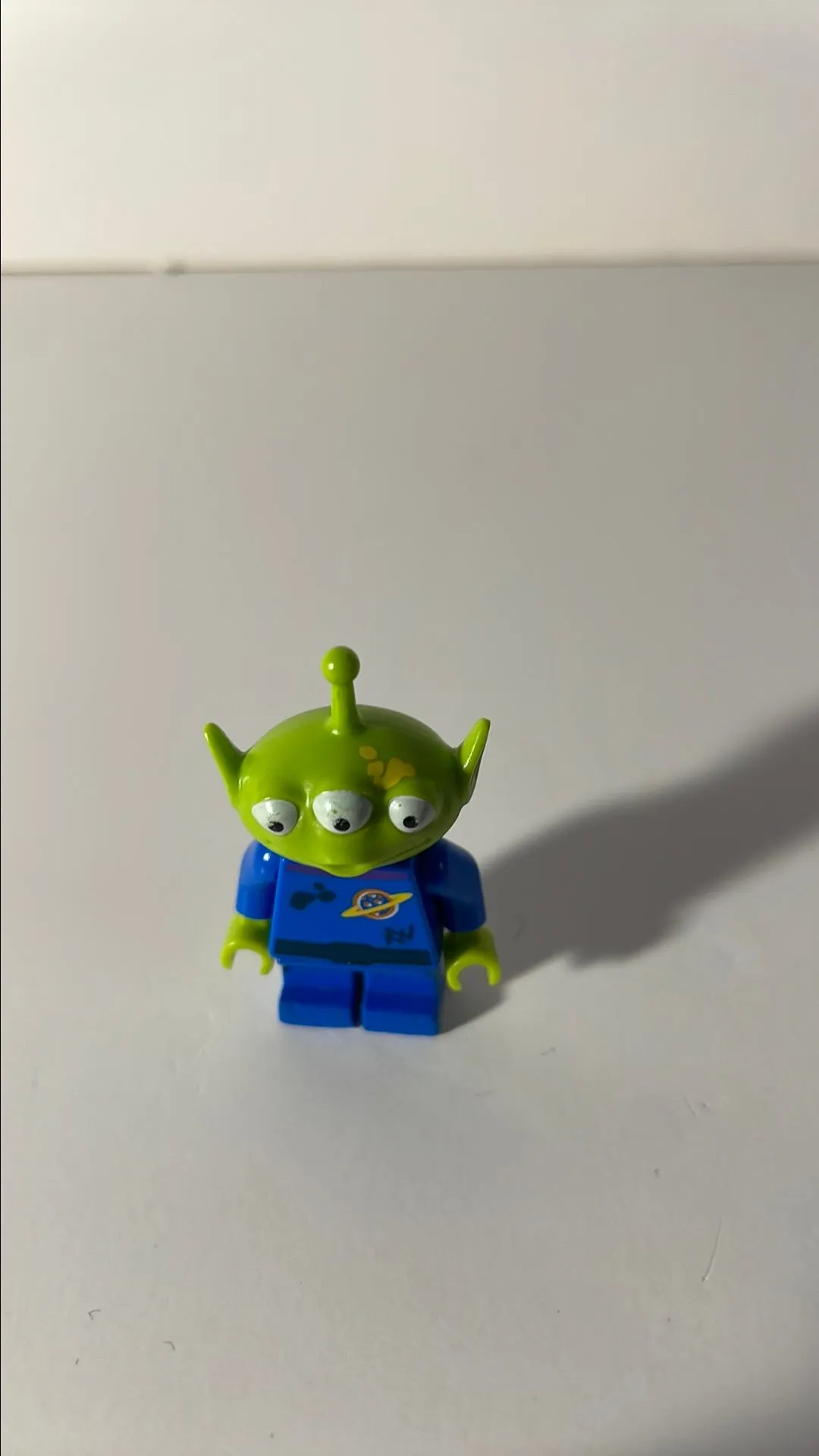 Product image for Alien - yellow spot