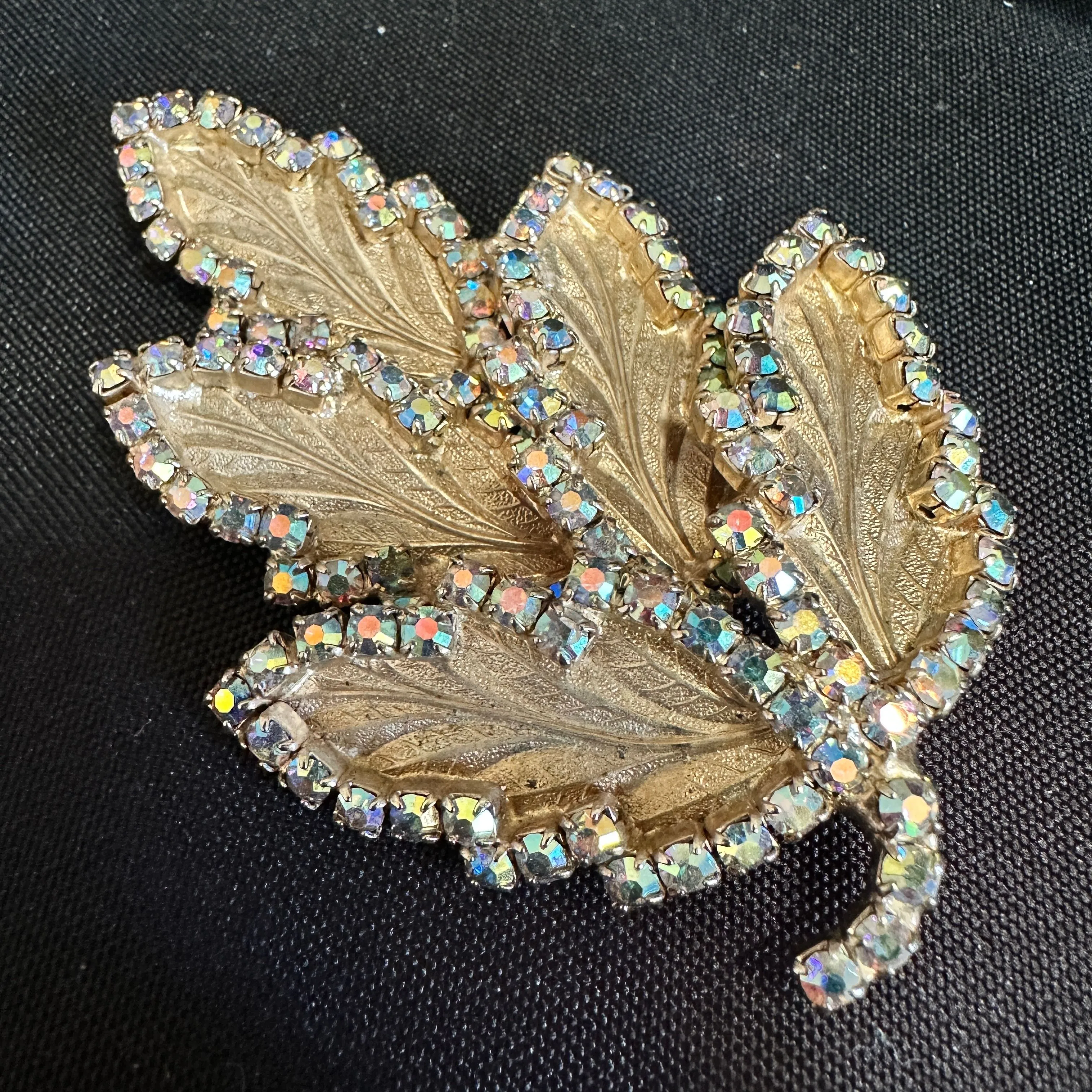 Product image for Large AB Leaf Brooch