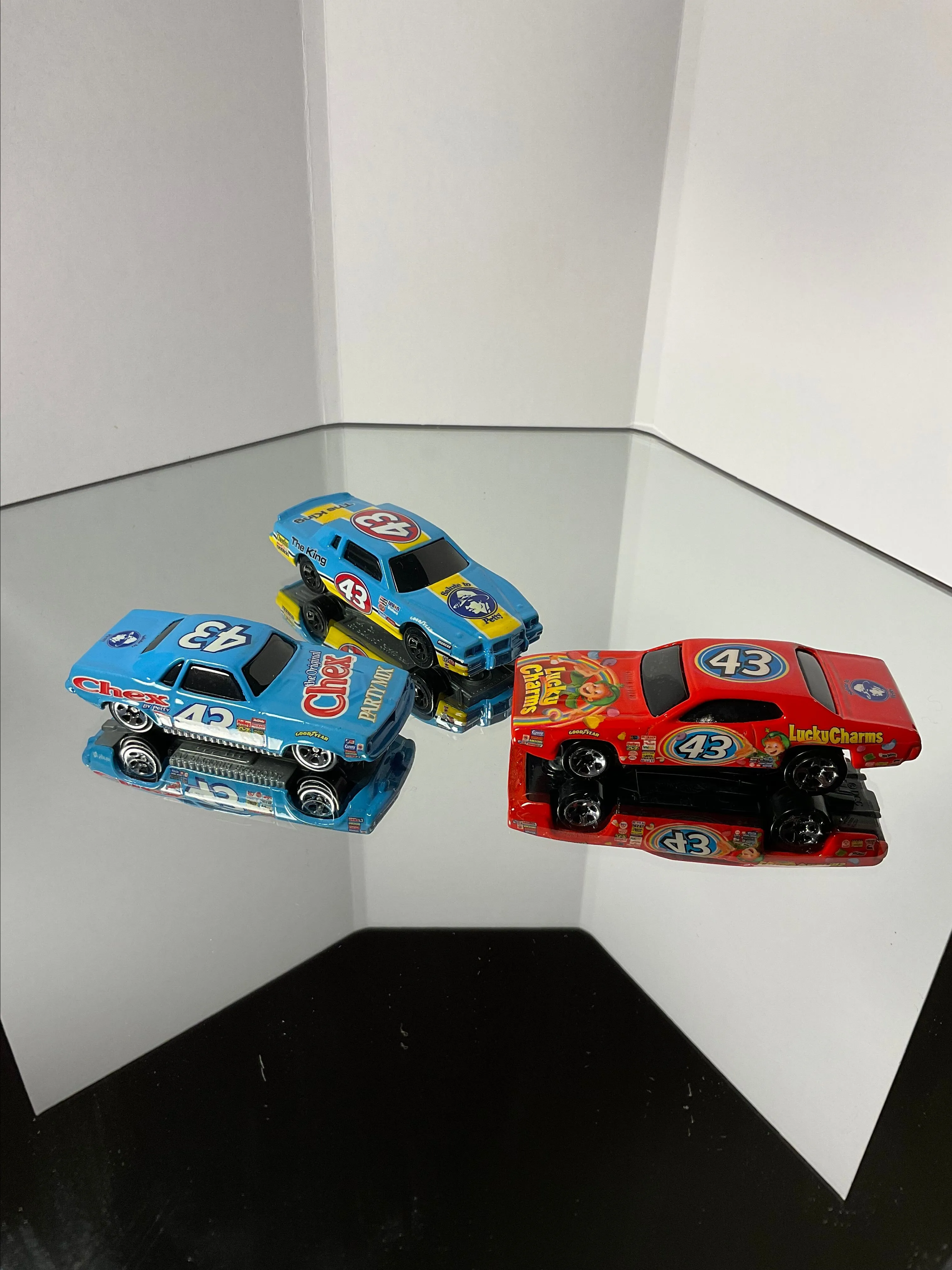 Product image for Hot Wheels “General Mills’ Salute to Petty” 2004