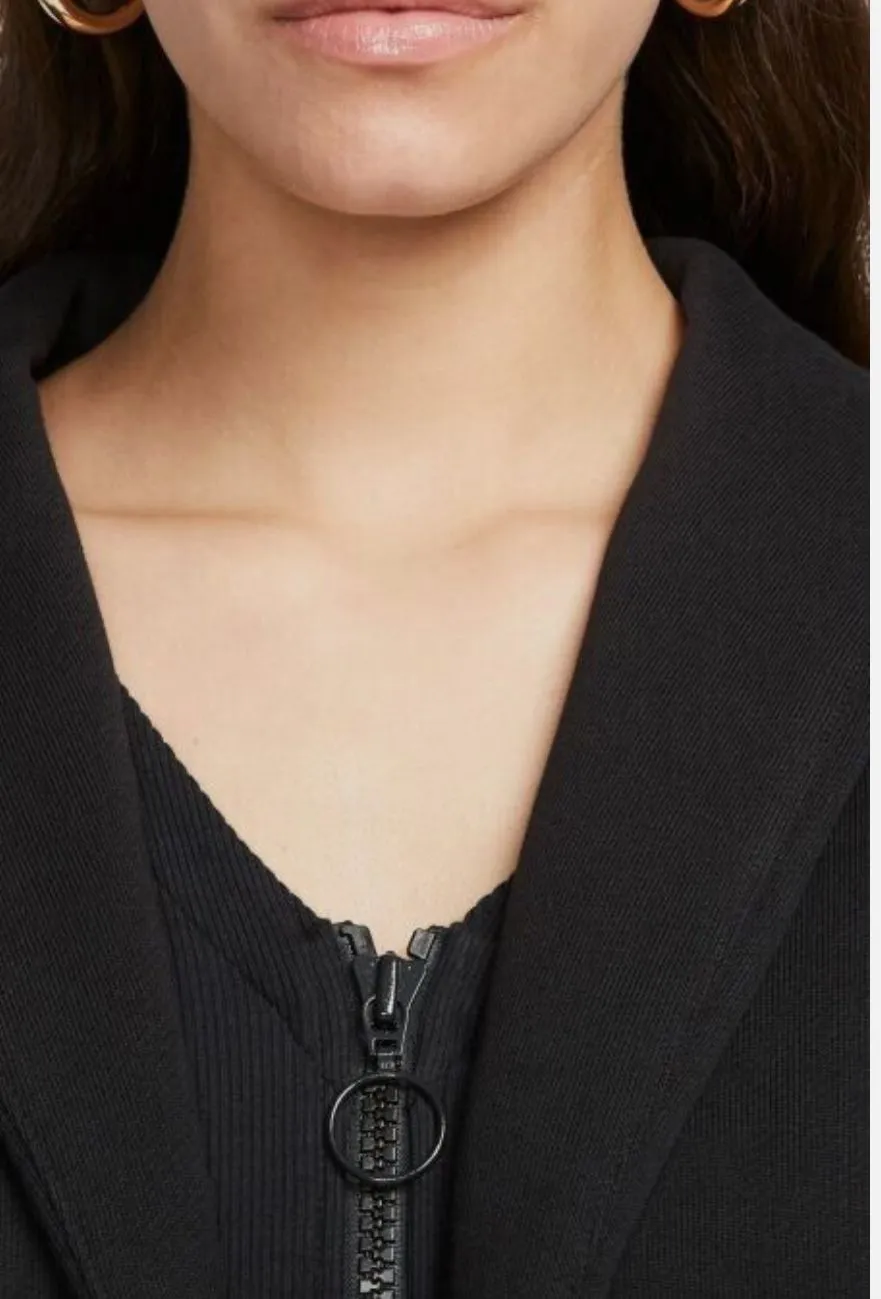 Listing Image Blurred Background