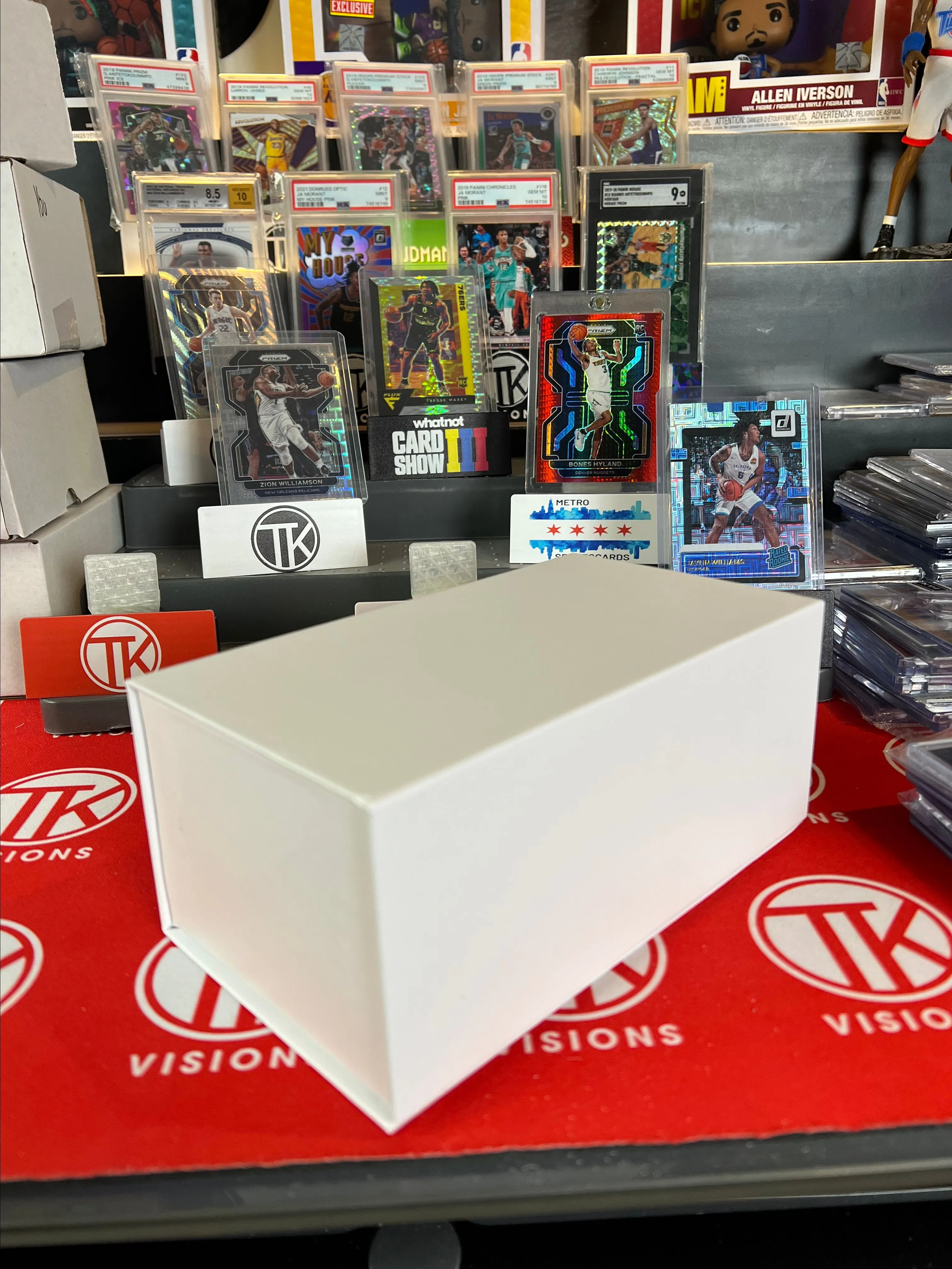 Product image for 100ct Collectors card box for toploaded cards