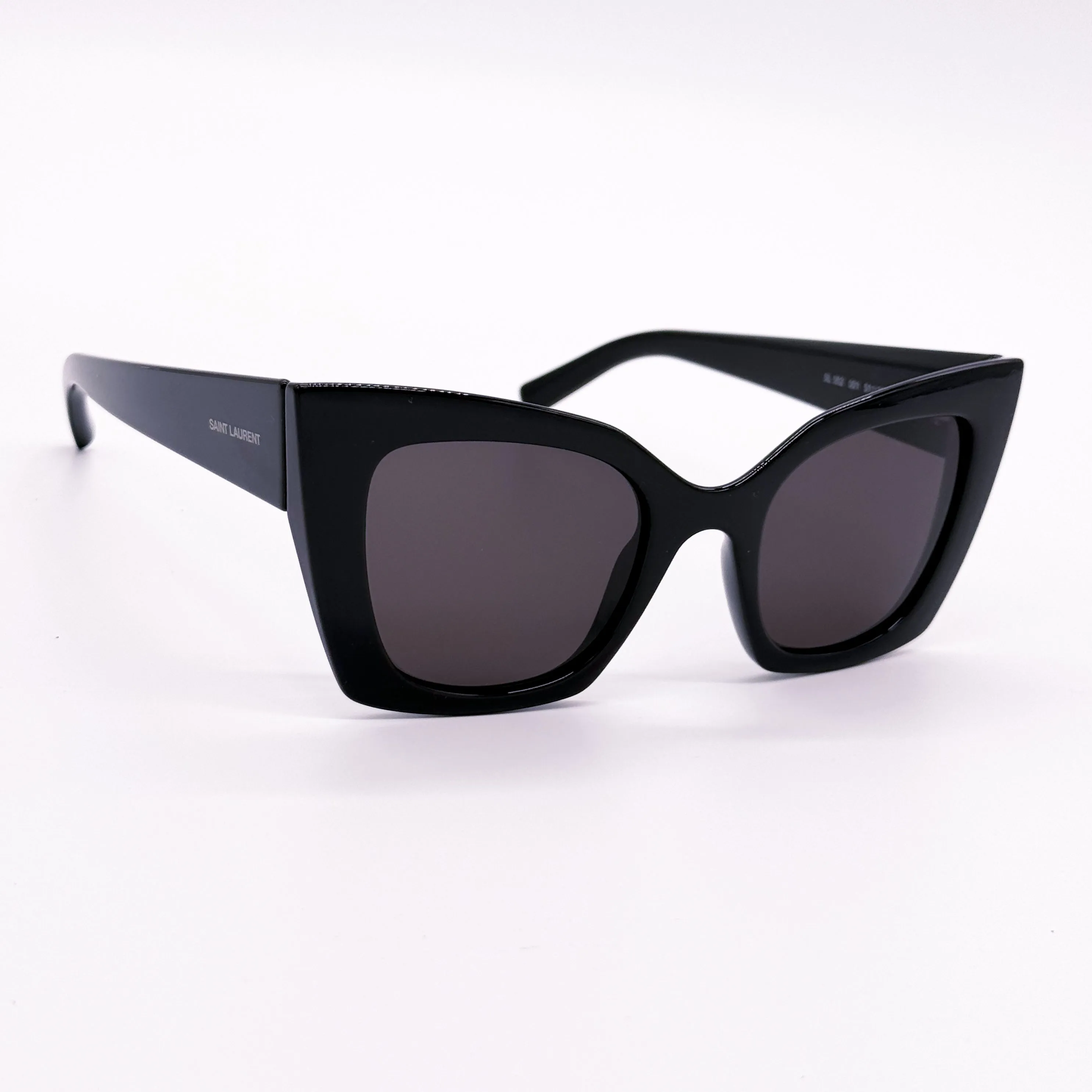 Listing Image Blurred Background