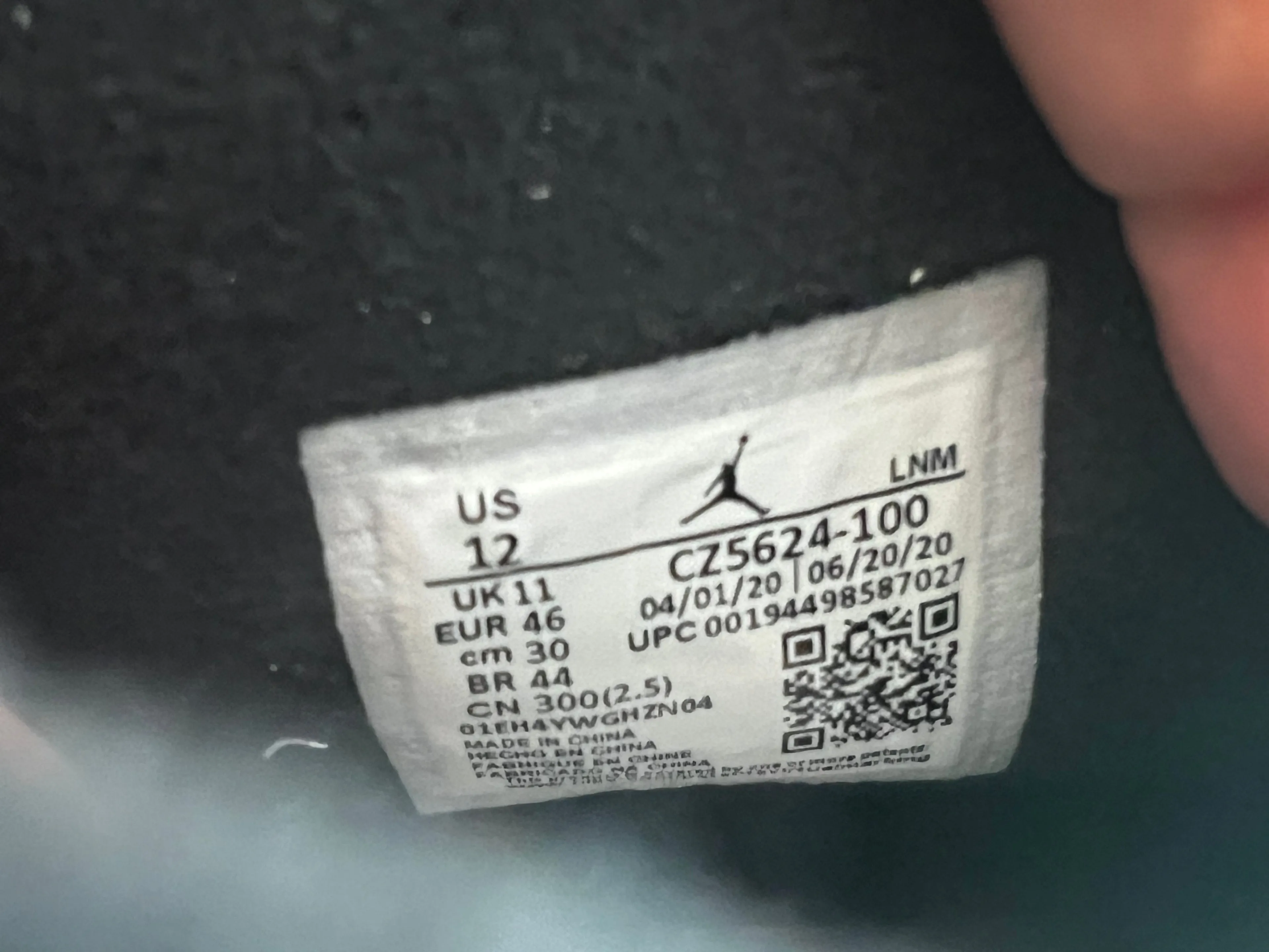 Listing Image Blurred Background