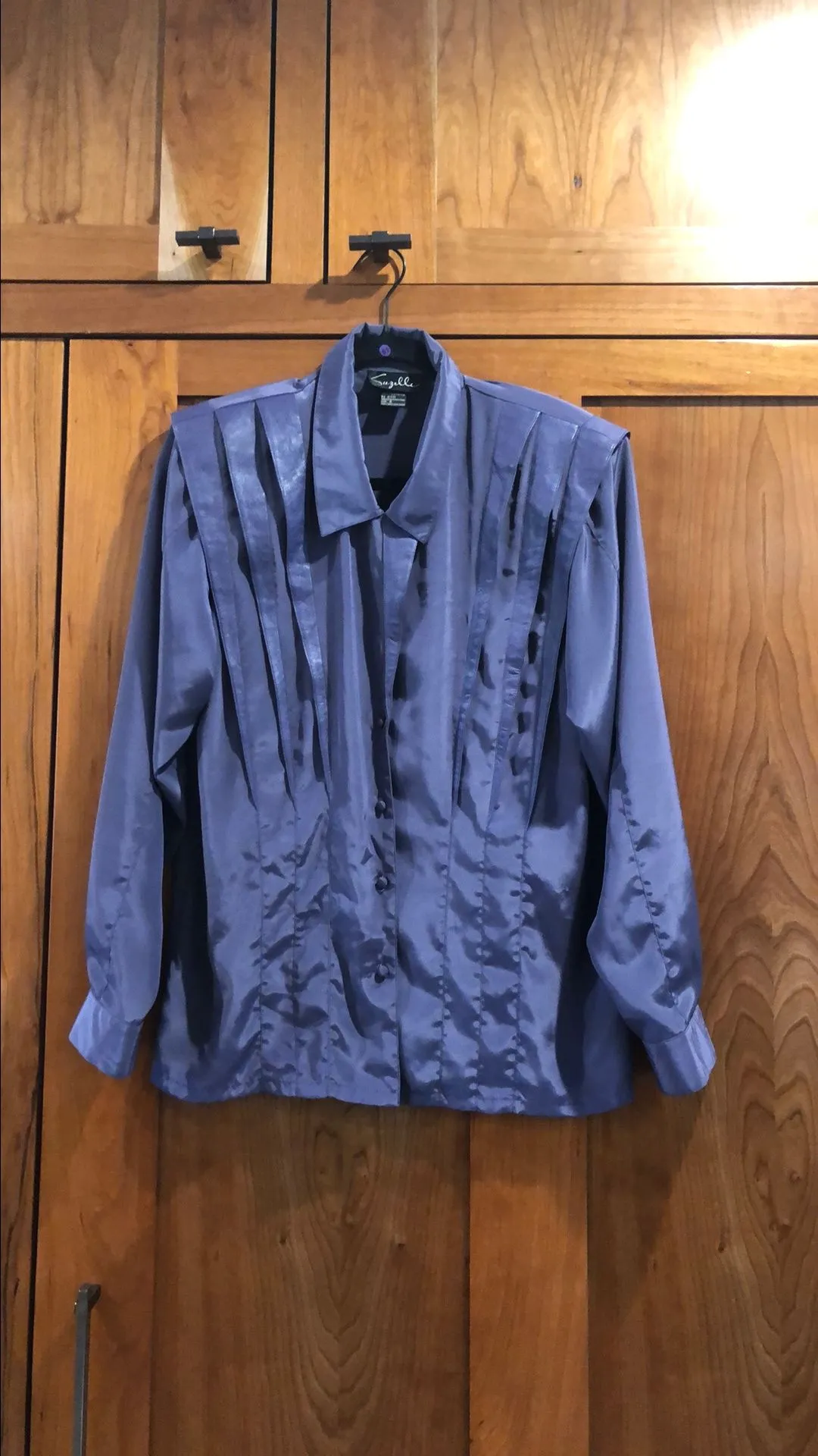 Product image for 61. Blouse with fold leather, trimmed accents, chest 20 inches, wide, 26 inches