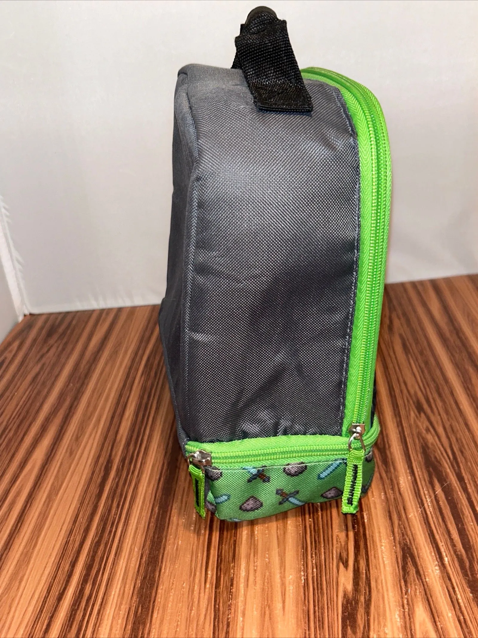 Listing Image Blurred Background