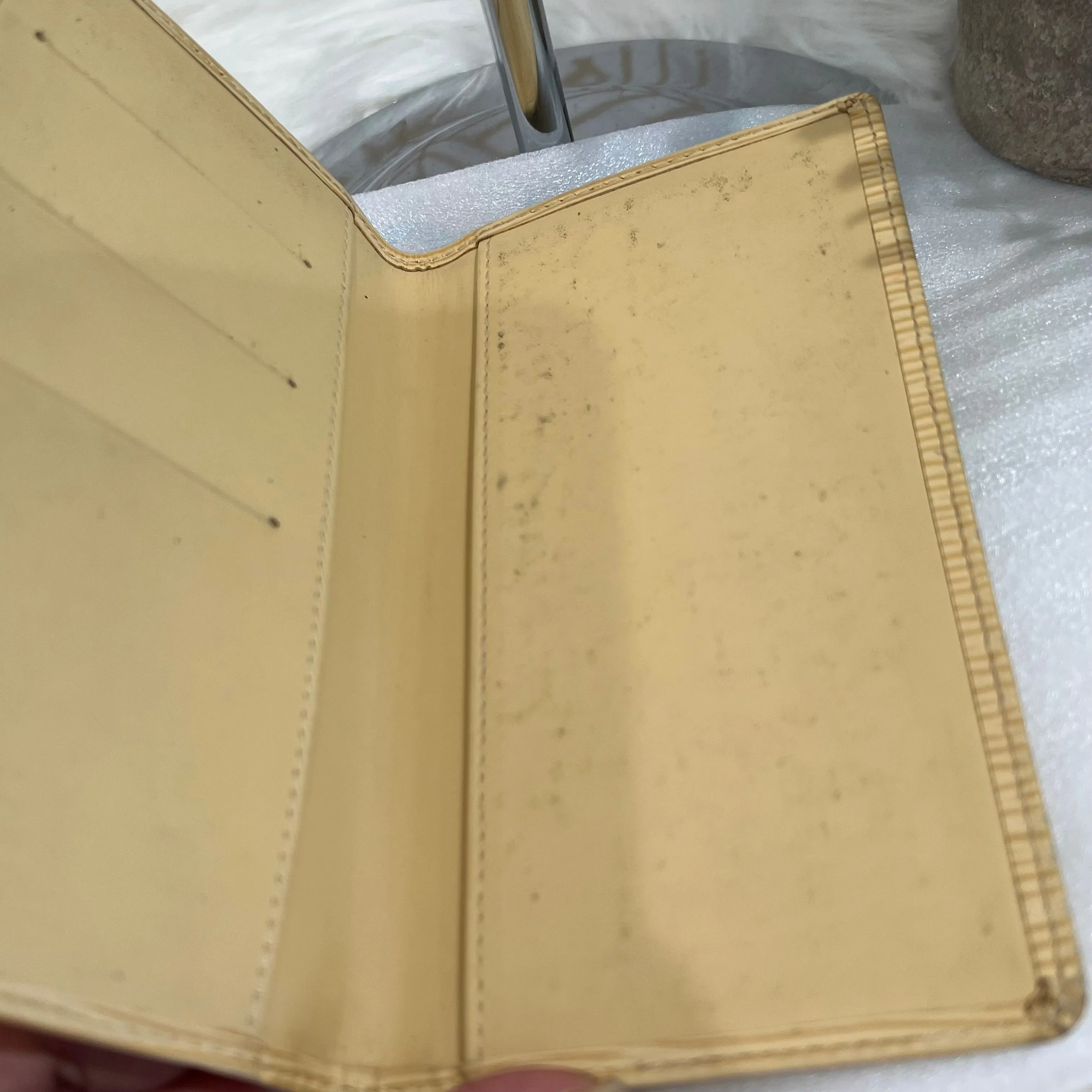 Listing Image Blurred Background