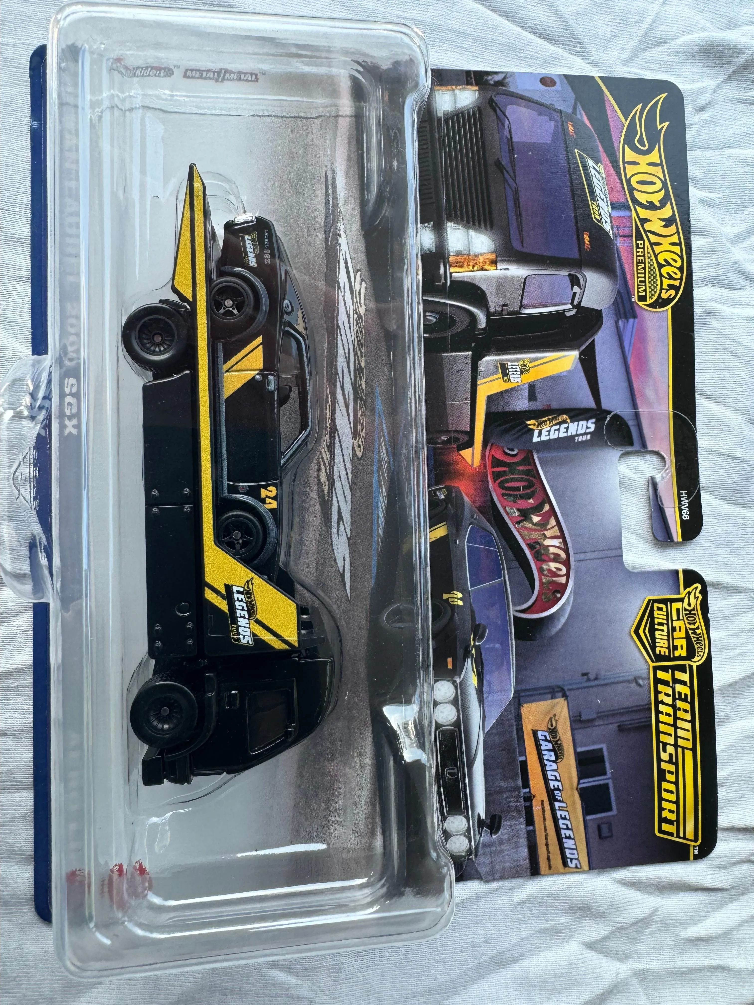 D0FEDACE-AAA0-4494-B2AA-3783904AFF76